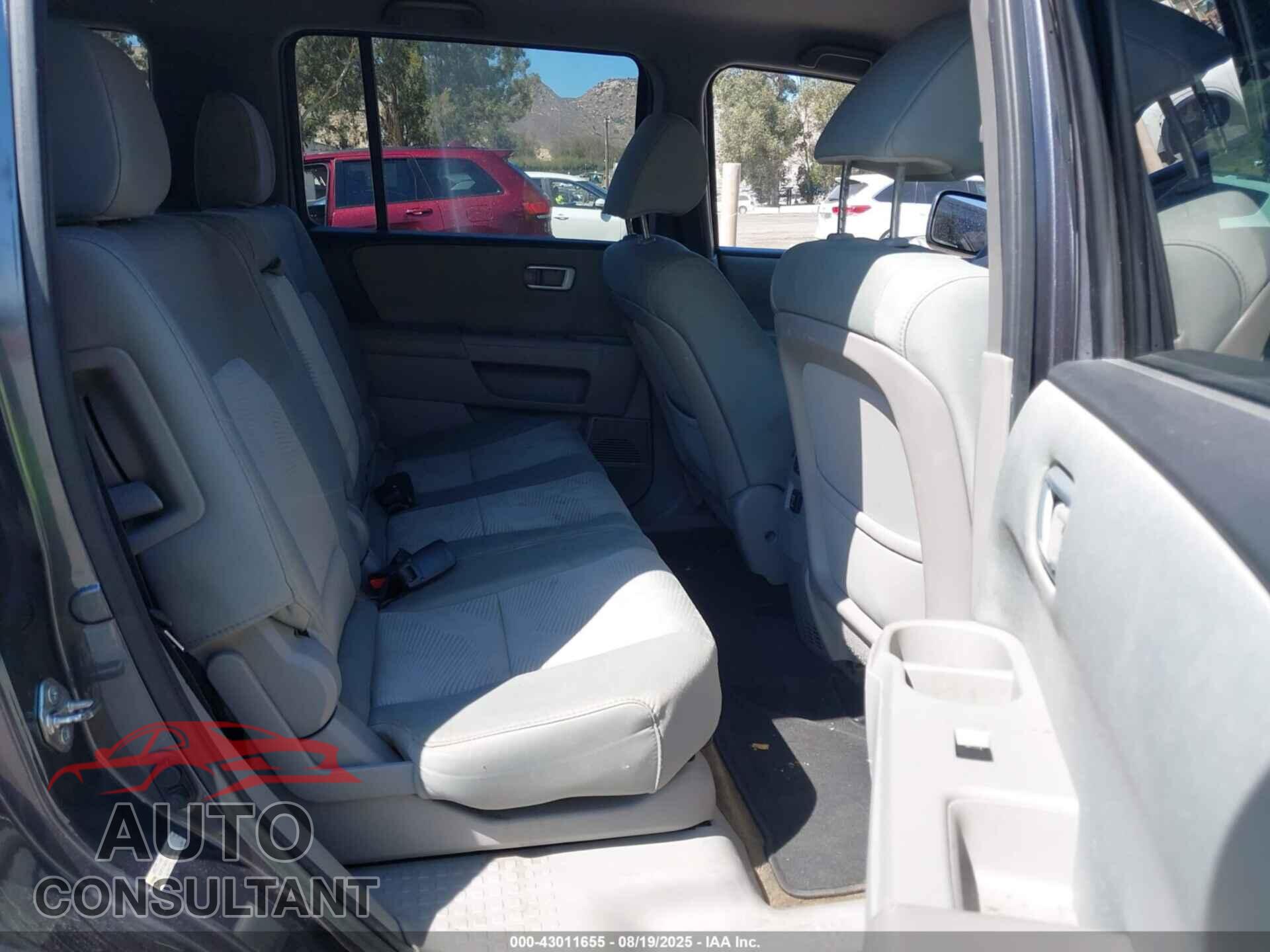HONDA PILOT 2014 - 5FNYF3H28EB022541