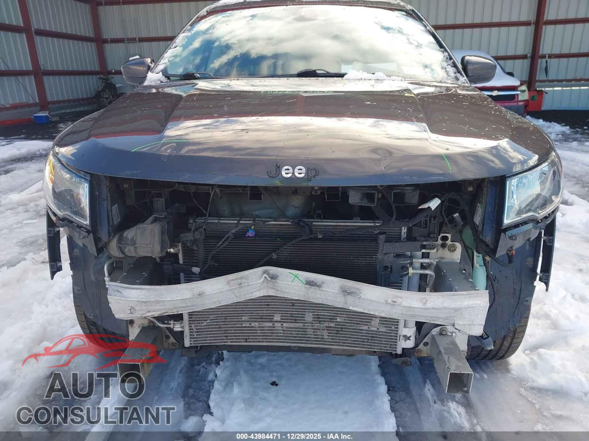 JEEP COMPASS 2018 - 3C4NJDBB0JT177399