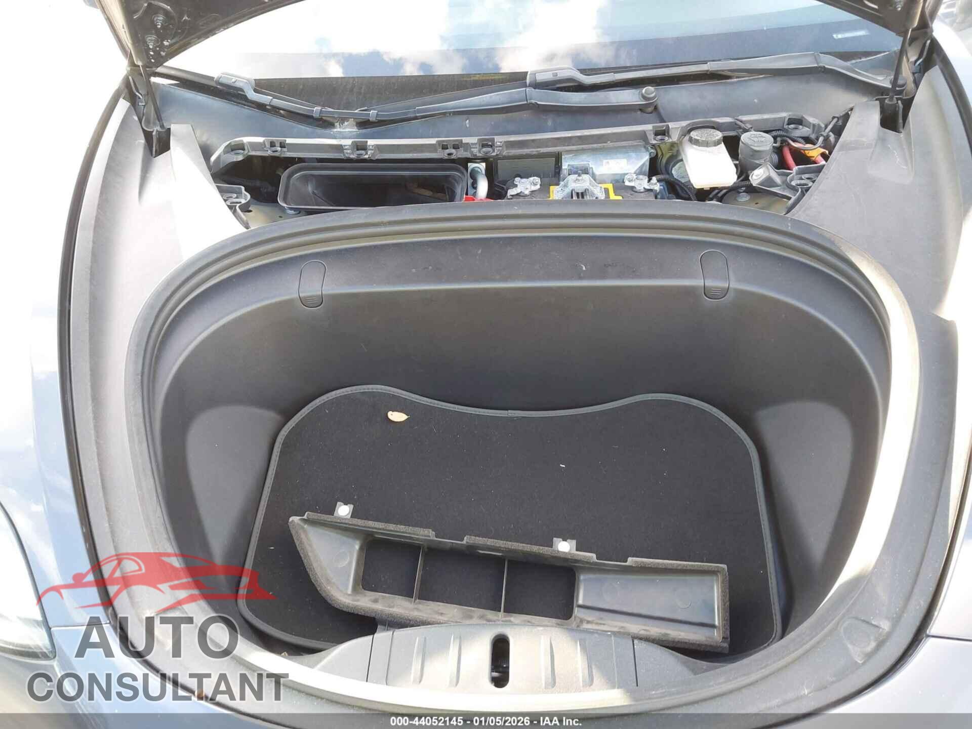 TESLA MODEL 3 2018 - 5YJ3E1EB2JF099373