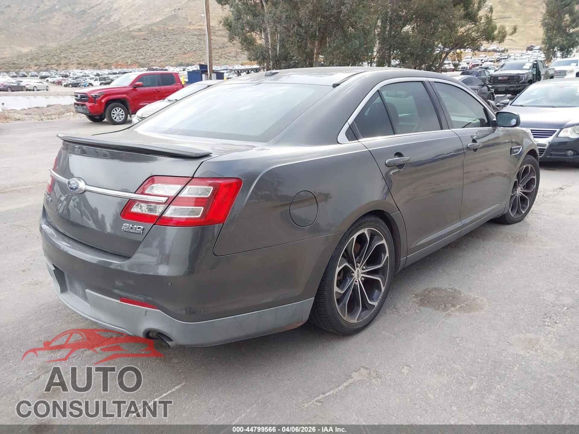 FORD TAURUS 2015 - 1FAHP2KT3FG106918
