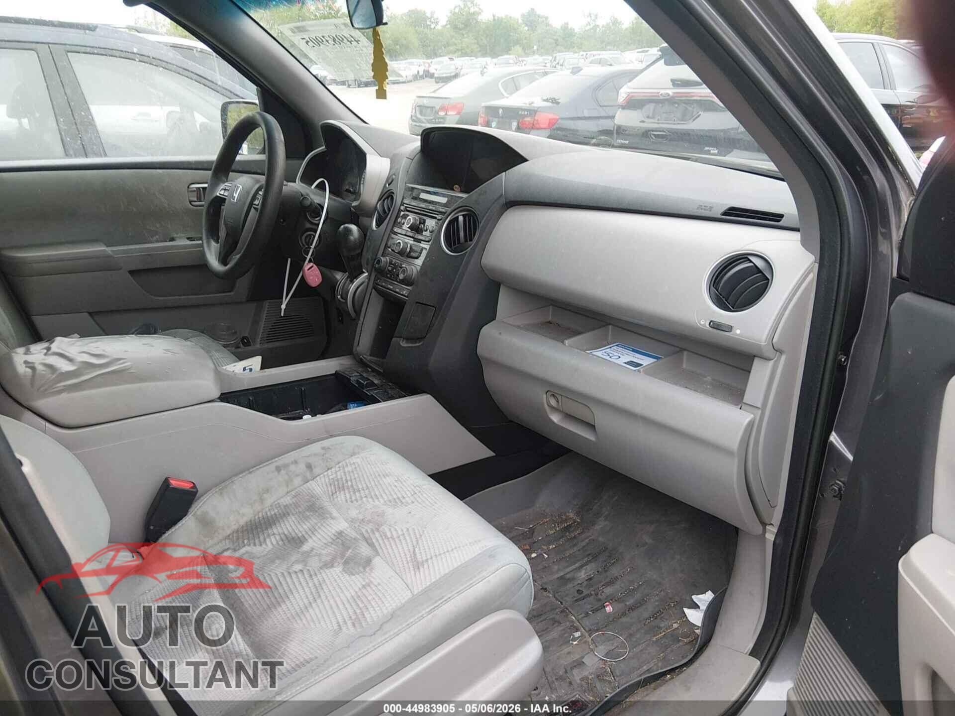 HONDA PILOT 2015 - 5FNYF3H26FB025505