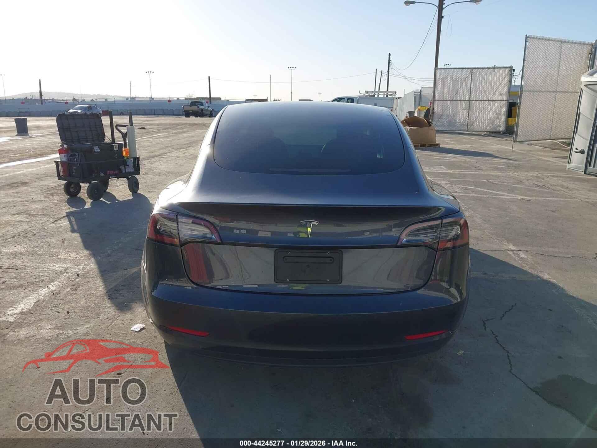 TESLA MODEL 3 2022 - 5YJ3E1EA8NF253498