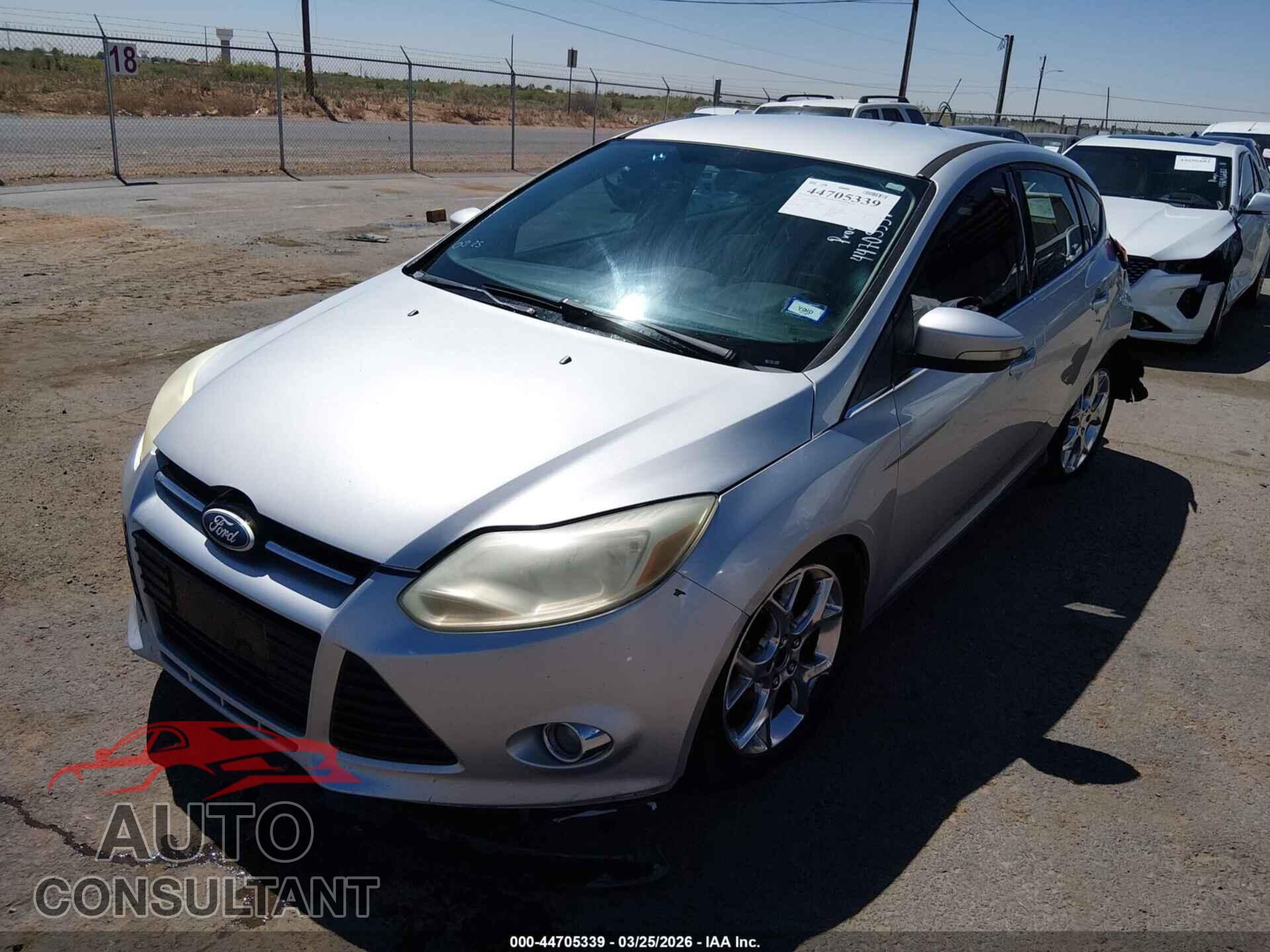 FORD FOCUS 2012 - 1FAHP3M2XCL129643