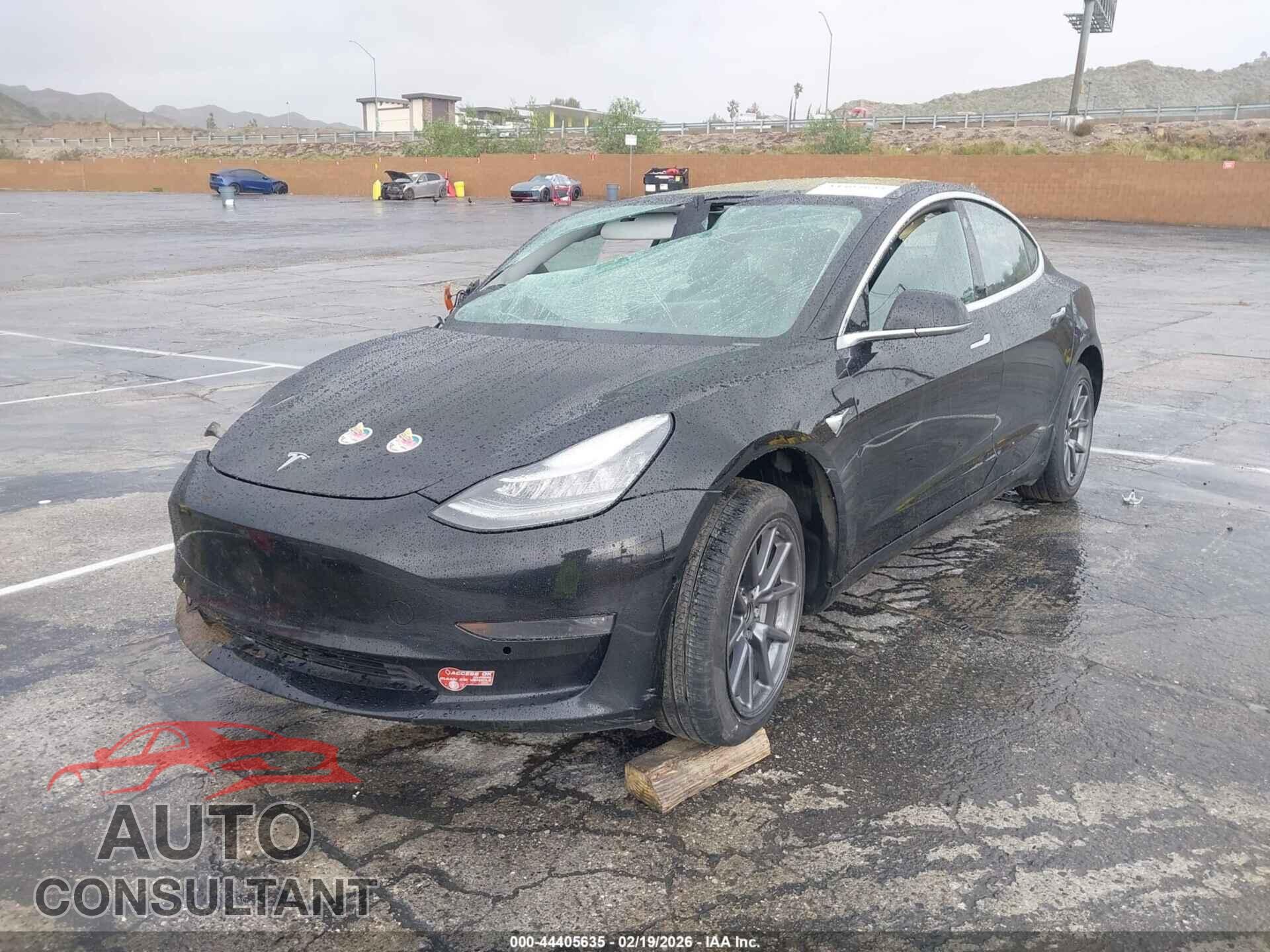 TESLA MODEL 3 2018 - 5YJ3E1EA4JF010135