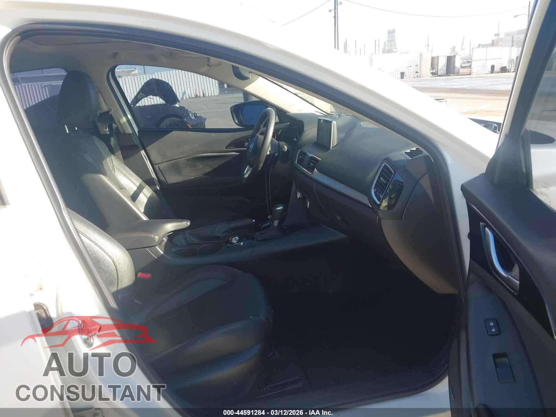 MAZDA MAZDA3 2015 - JM1BM1M32F1246817