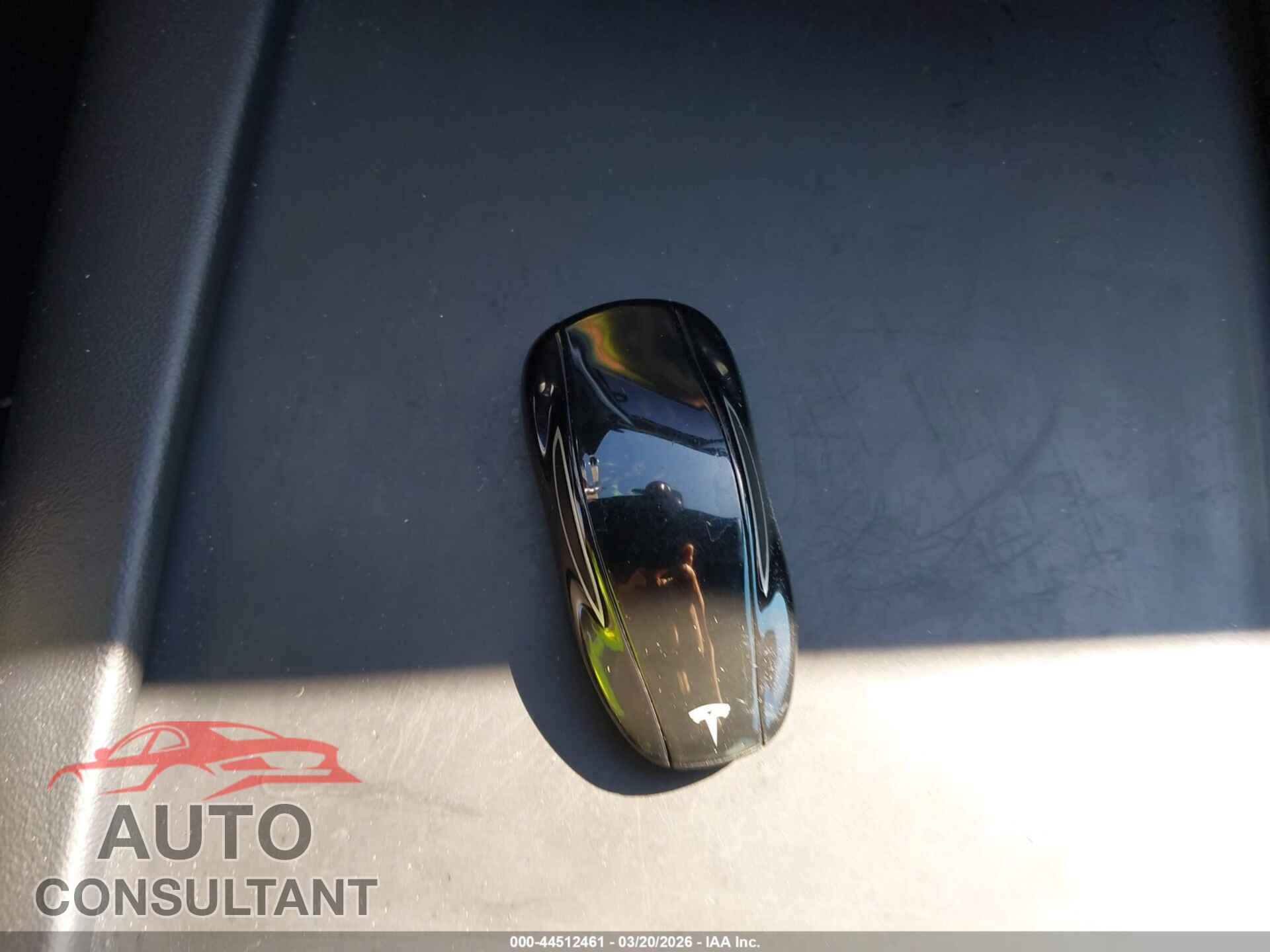 TESLA MODEL S 2016 - 5YJSA1E10GF162011