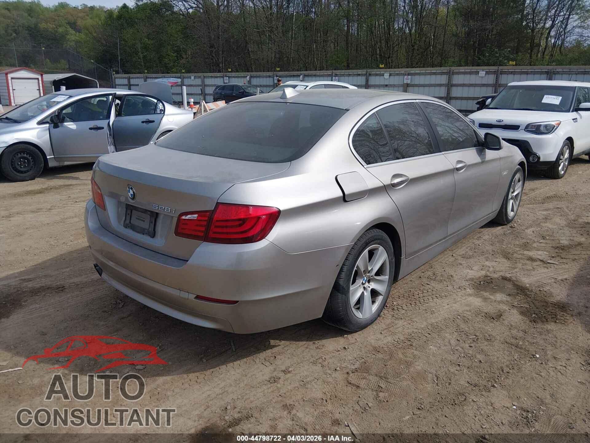 BMW 528I 2011 - WBAFR1C53BC737530