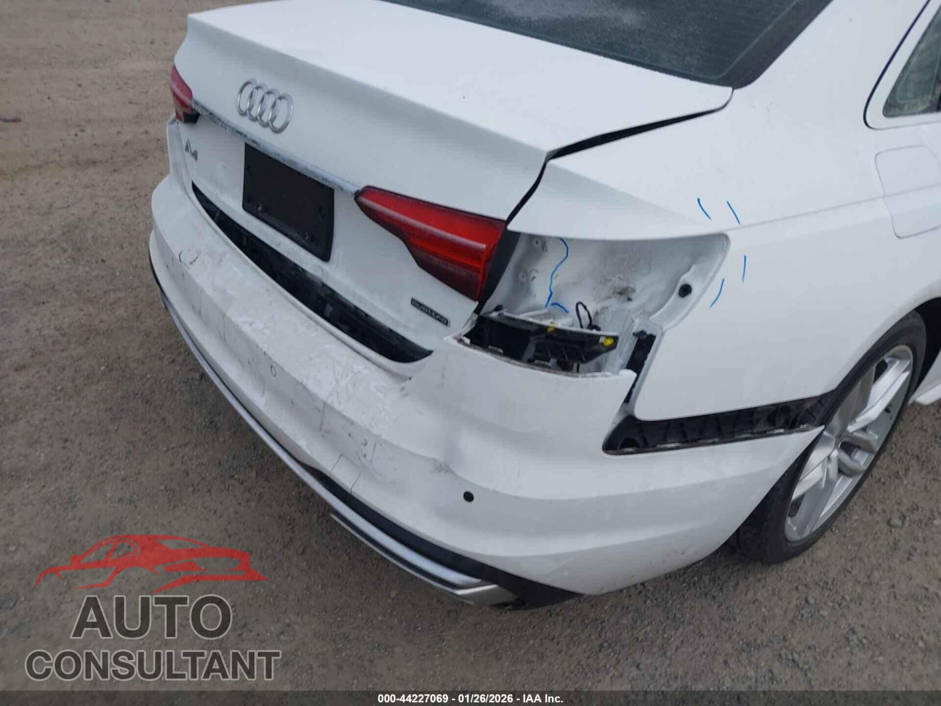 AUDI A4 2023 - WAUDAAF40PN001061