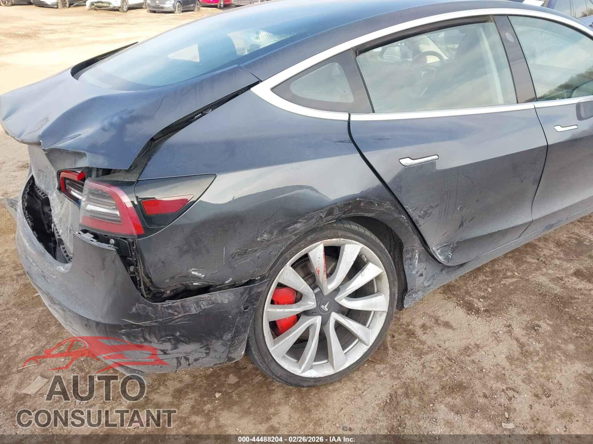TESLA MODEL 3 2018 - 5YJ3E1EB9JF073126