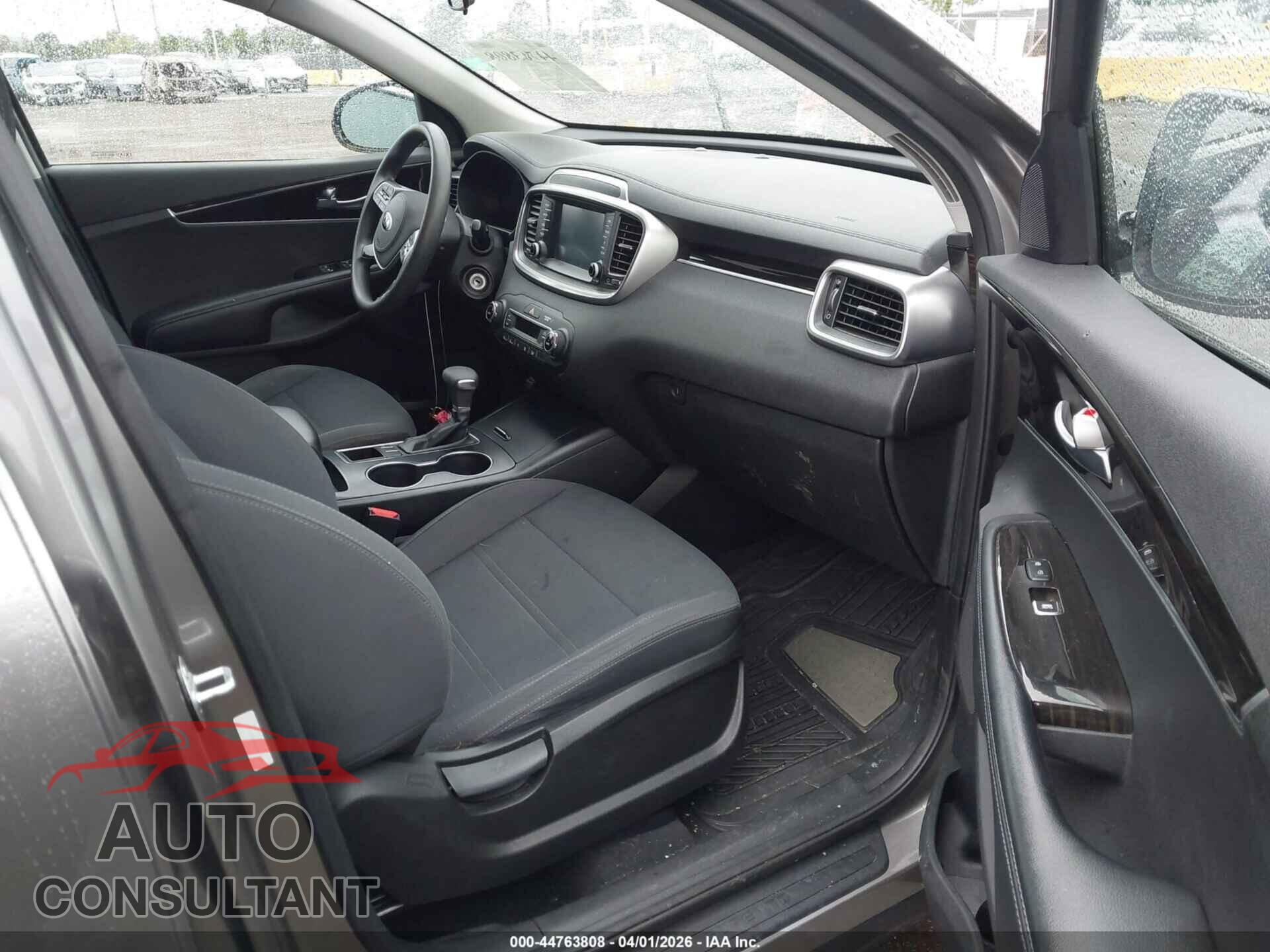 KIA SORENTO 2019 - 5XYPG4A51KG471857