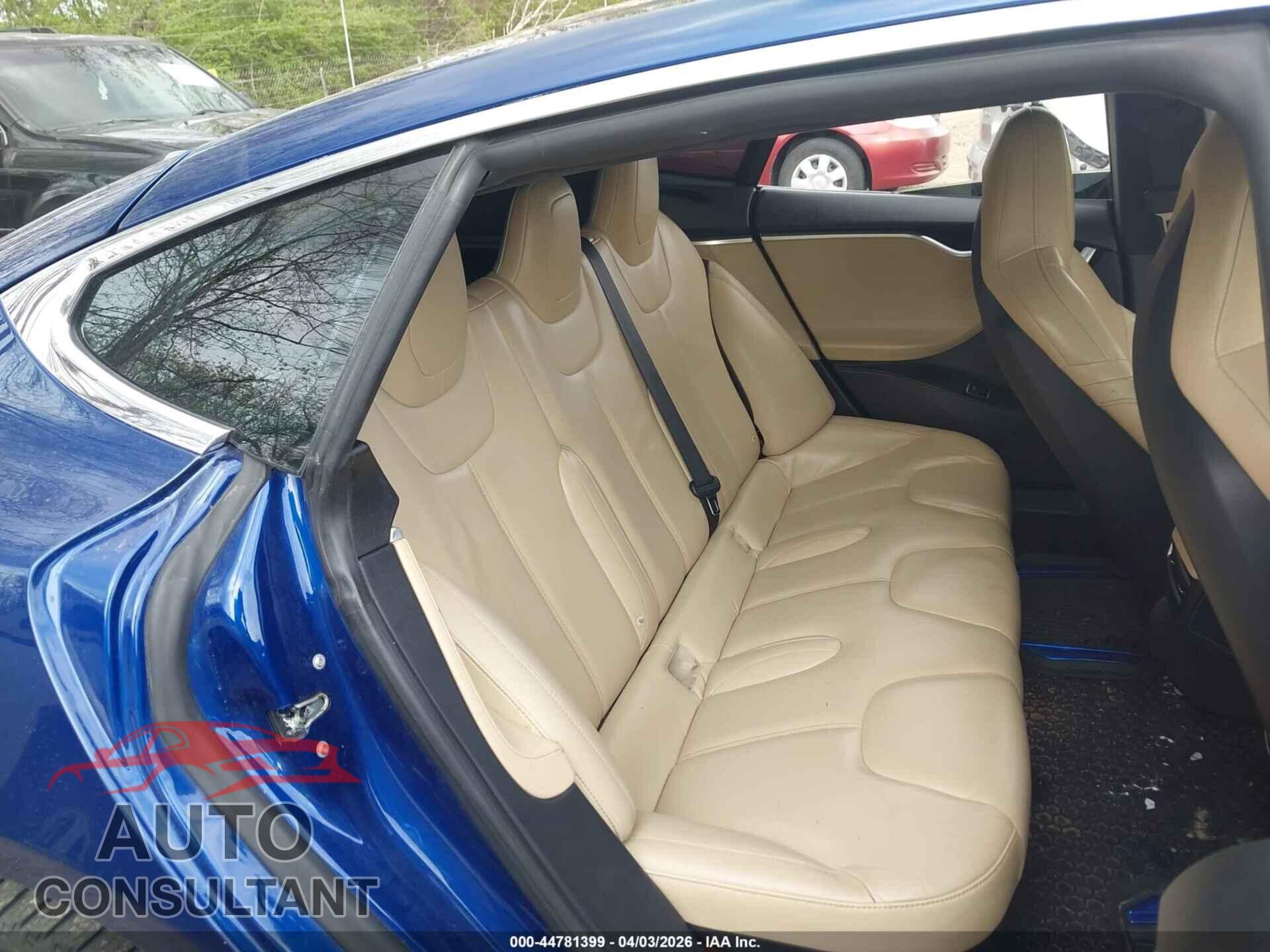 TESLA MODEL S 2015 - 5YJSA1S21FF093177