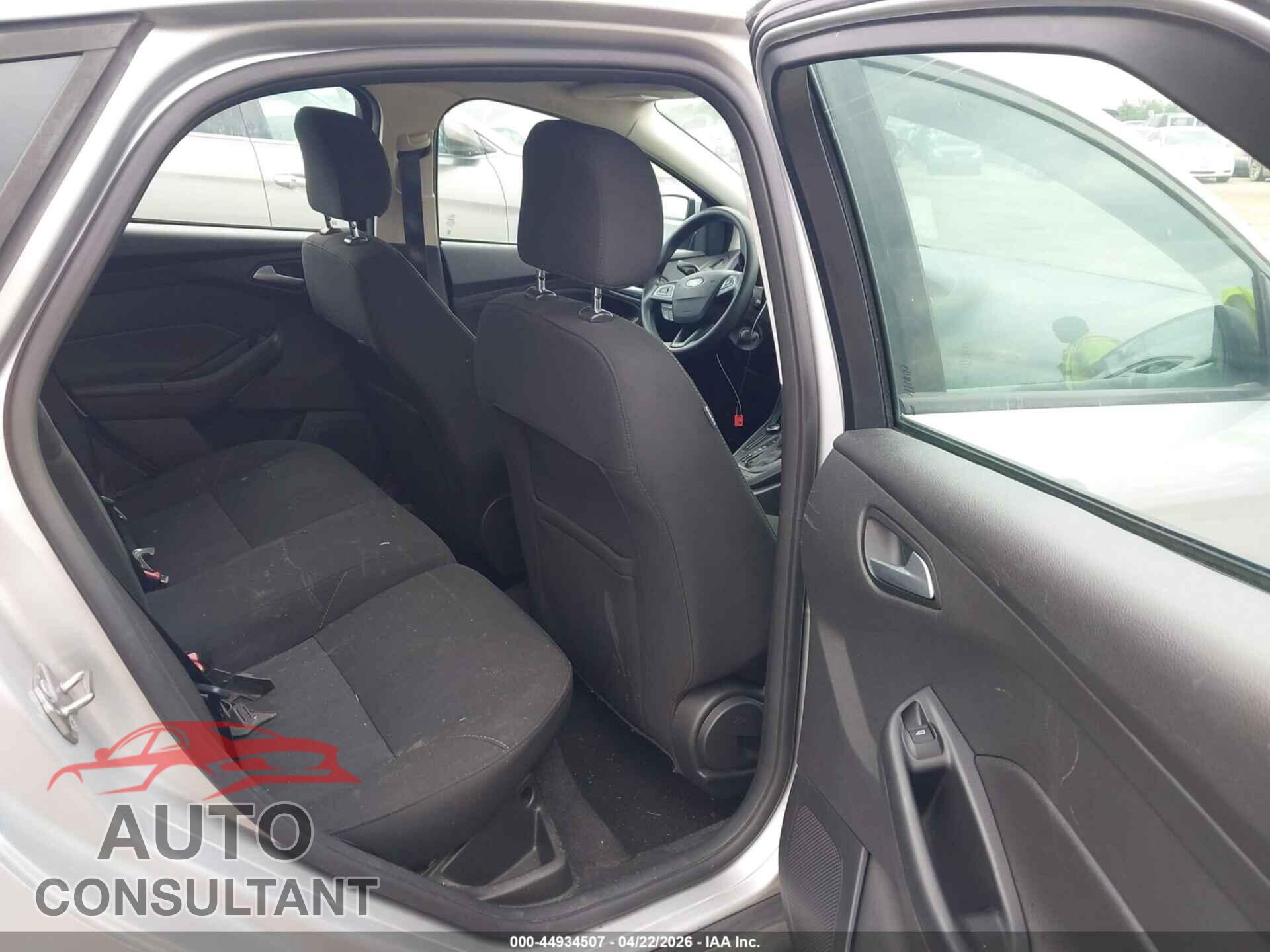 FORD FOCUS 2017 - 1FADP3K23HL239233