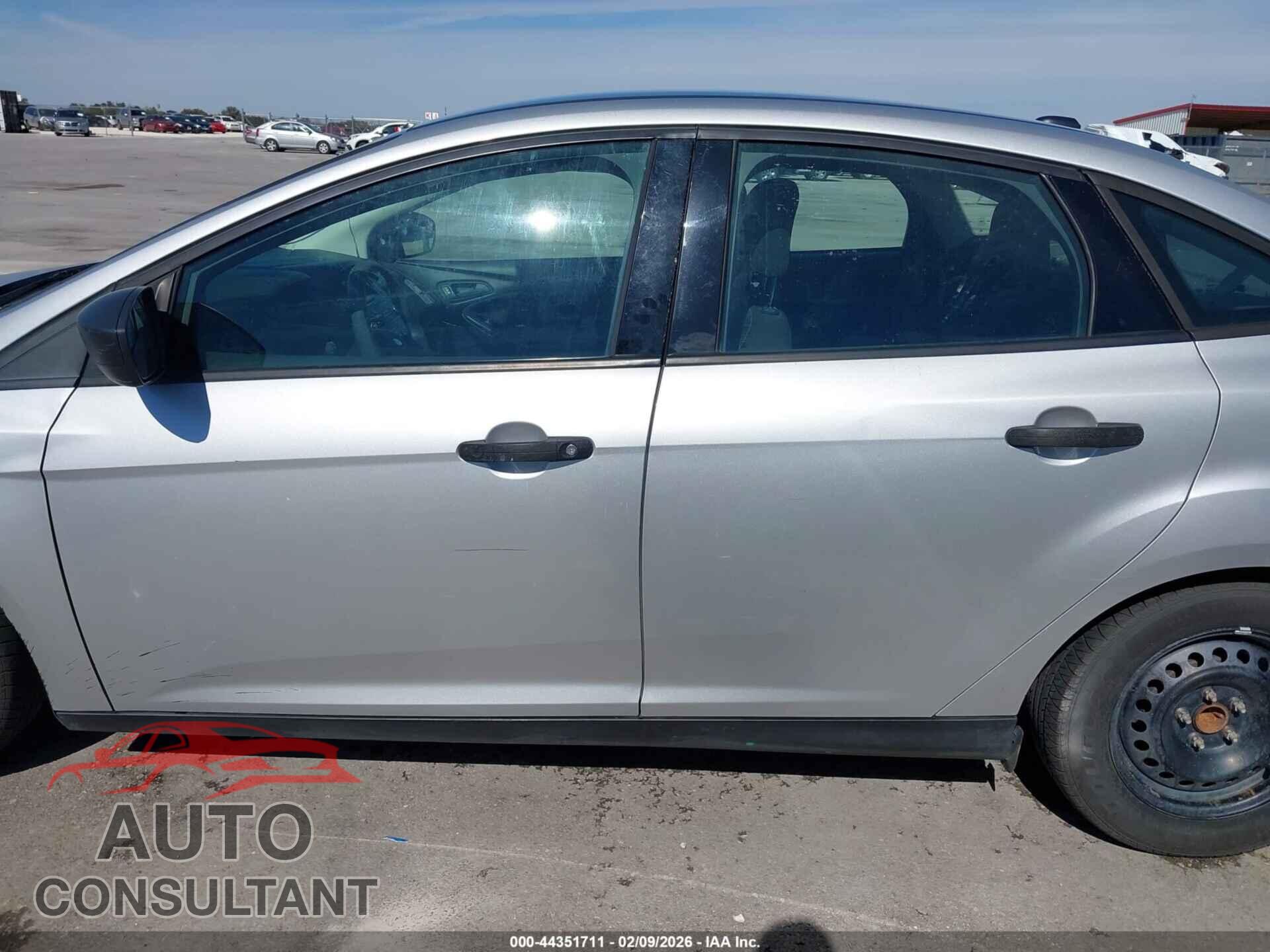 FORD FOCUS 2016 - 1FADP3E27GL366027