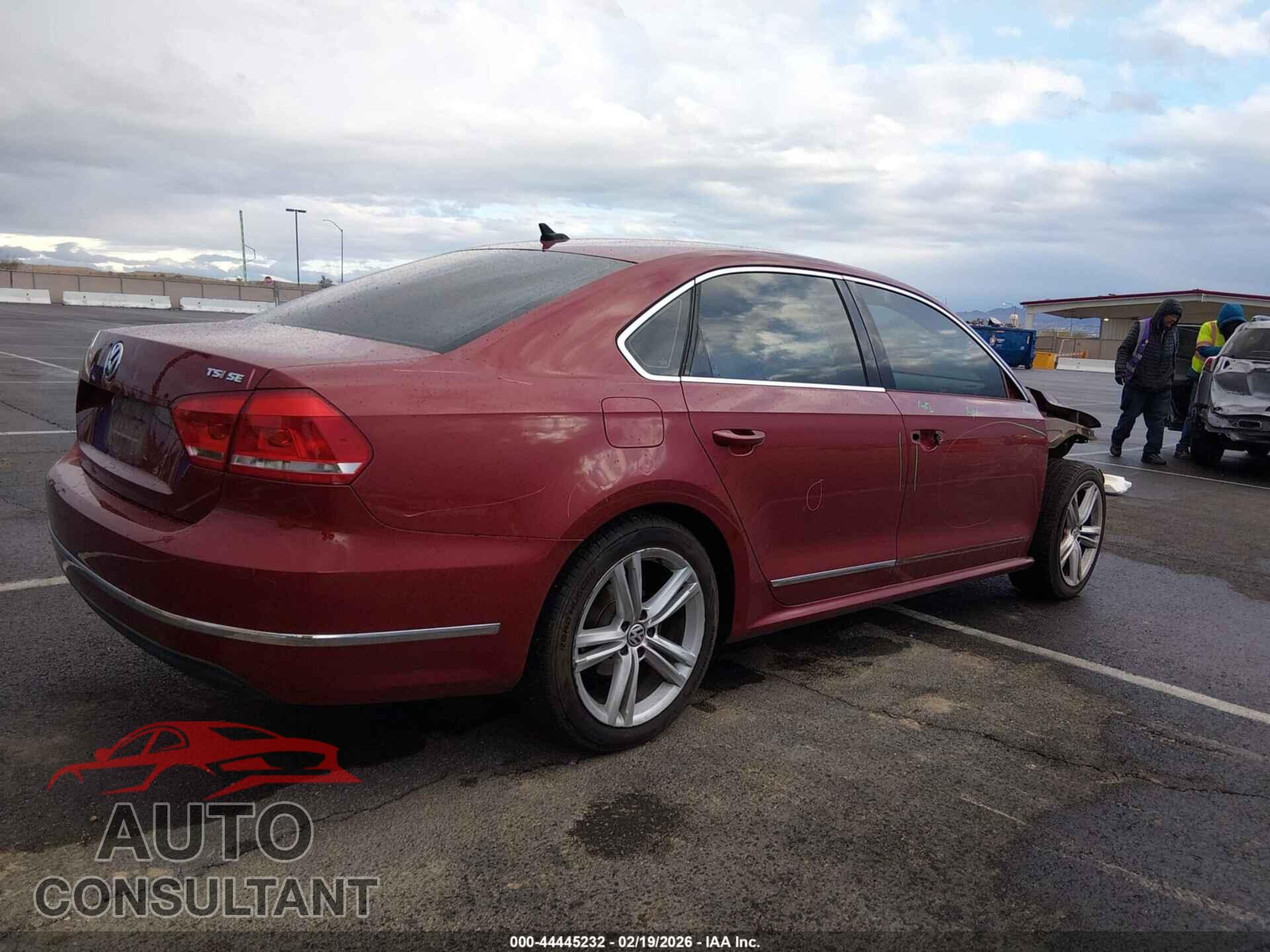 VOLKSWAGEN PASSAT 2015 - 1VWBT7A34FC039860