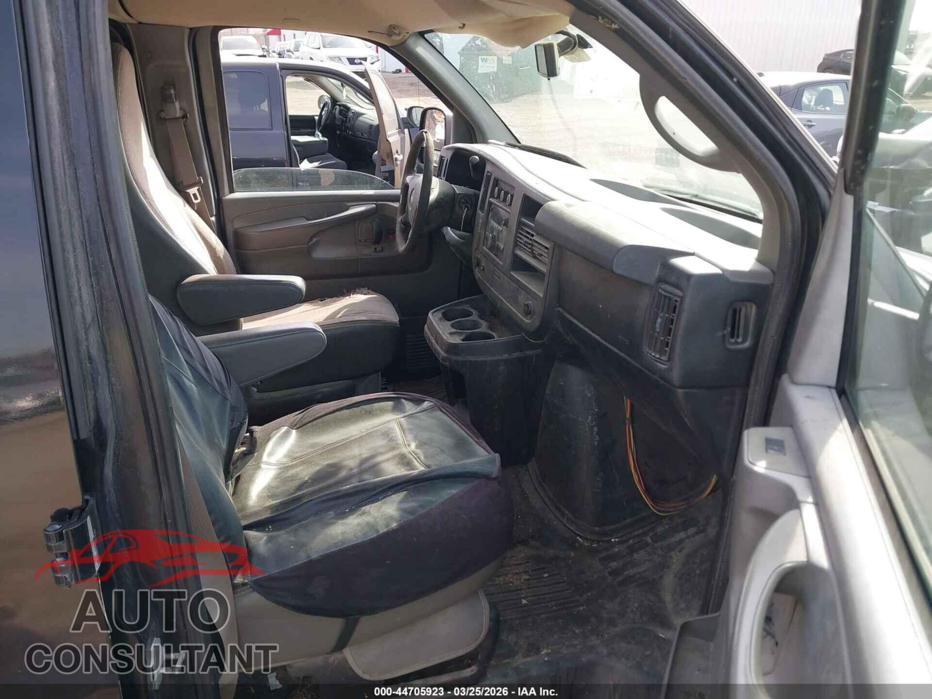 CHEVROLET EXPRESS 1500 2013 - 1GCSGAFX4D1129924
