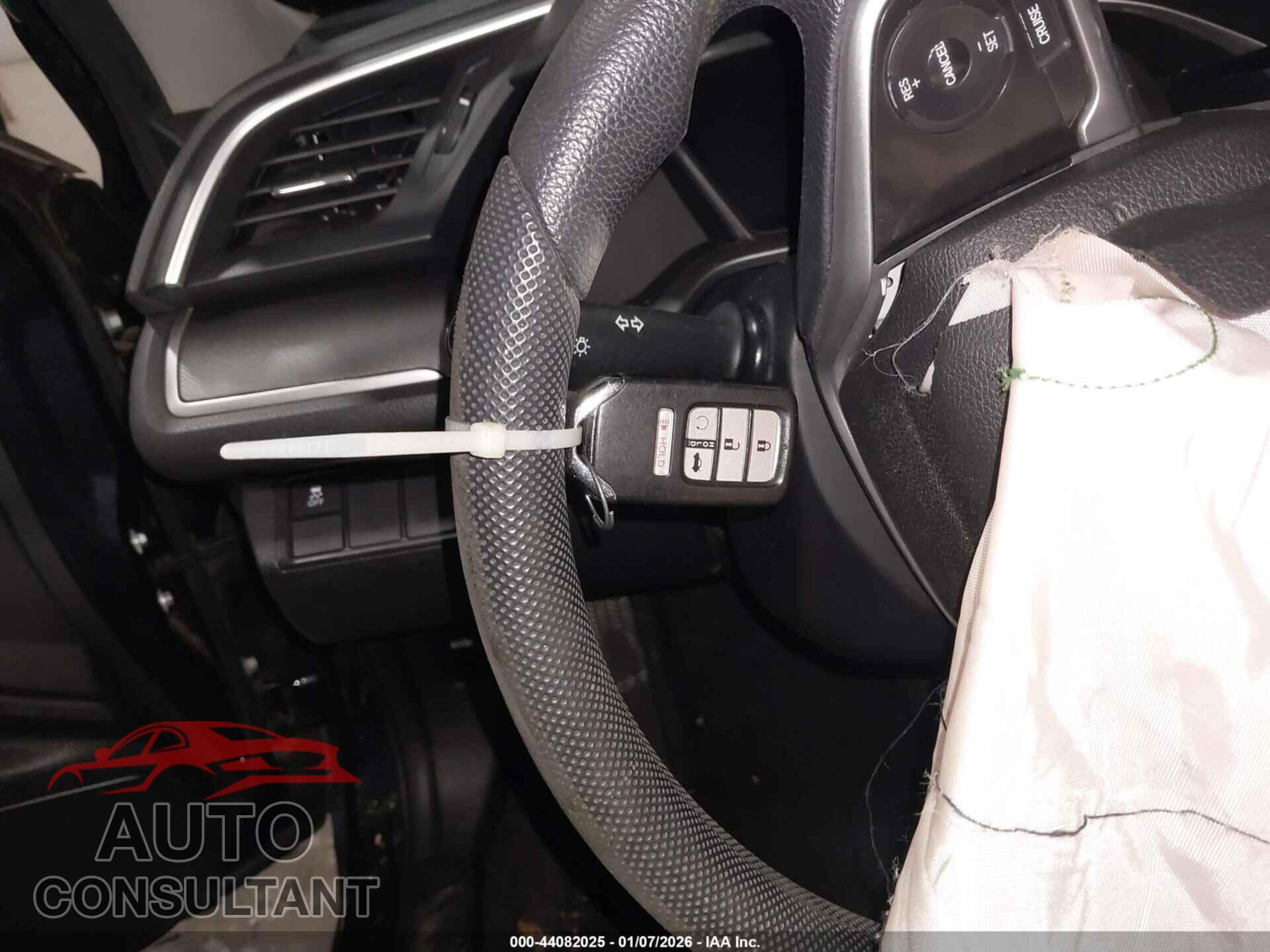 HONDA CIVIC 2018 - 2HGFC2F70JH525317