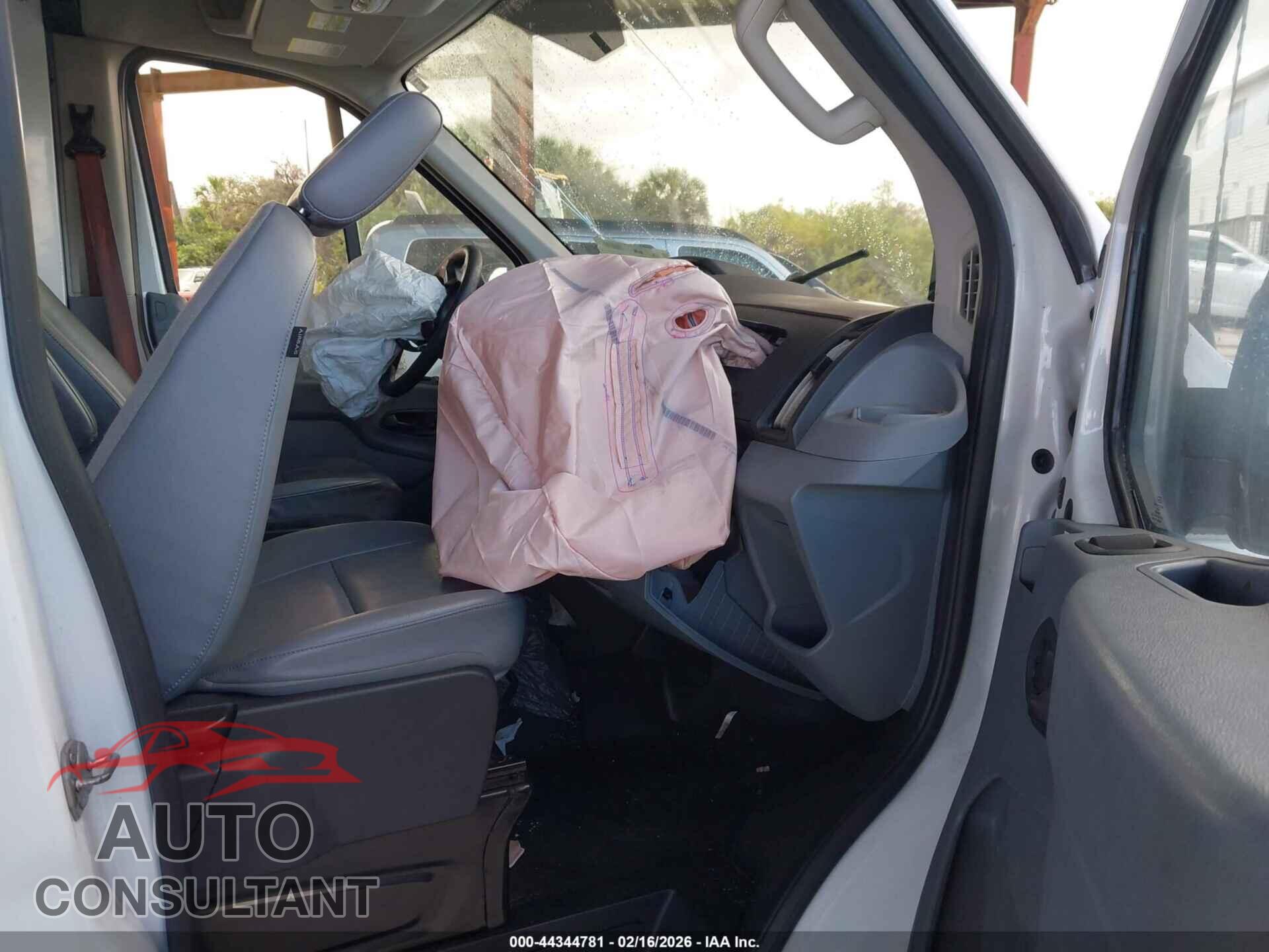 FORD TRANSIT-150 2019 - 1FTYE2CM2KKB67742