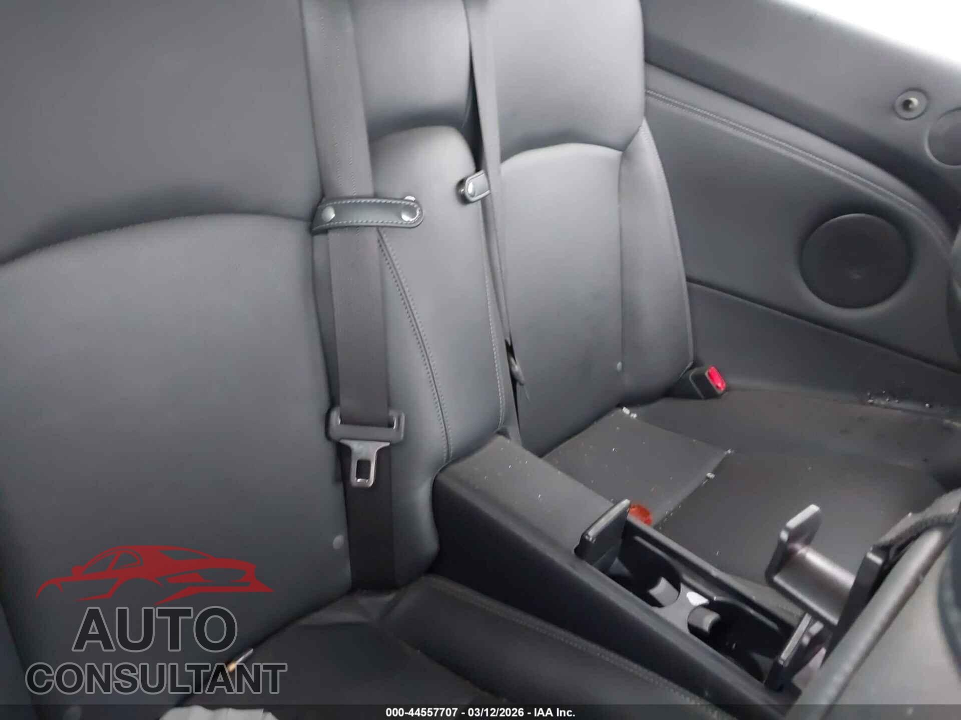 LEXUS IS 250C 2012 - JTHFF2C24C2521487