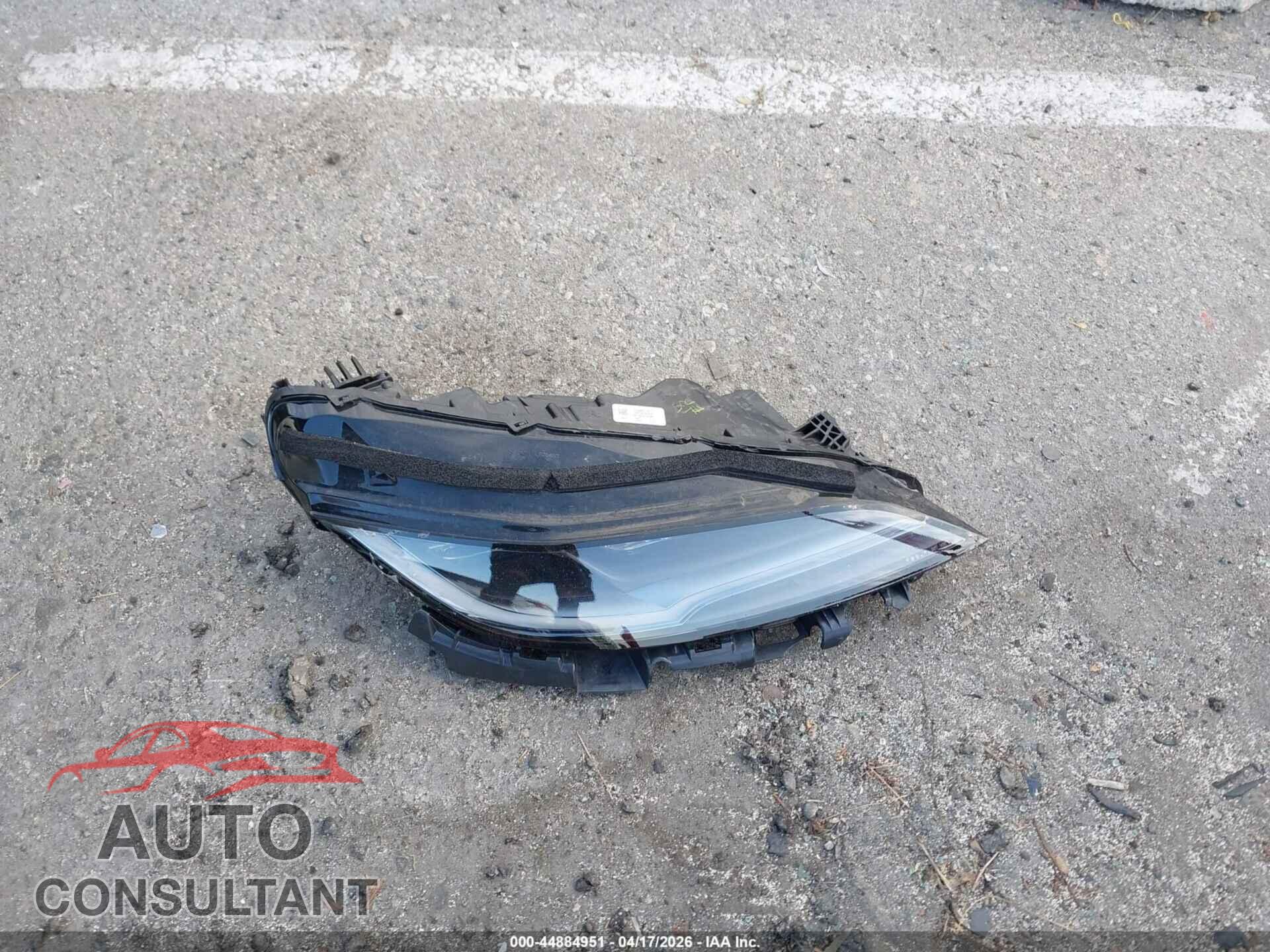 TESLA MODEL 3 2024 - 5YJ3E1EA5RF743323