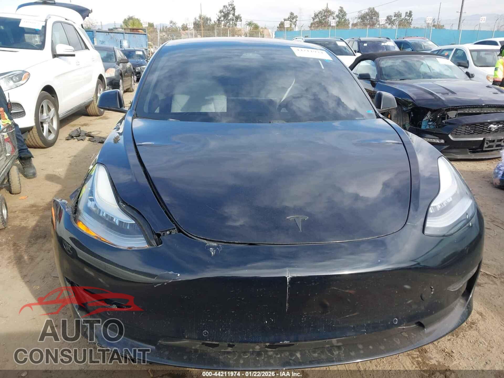 TESLA MODEL 3 2018 - 5YJ3E1EB5JF100354