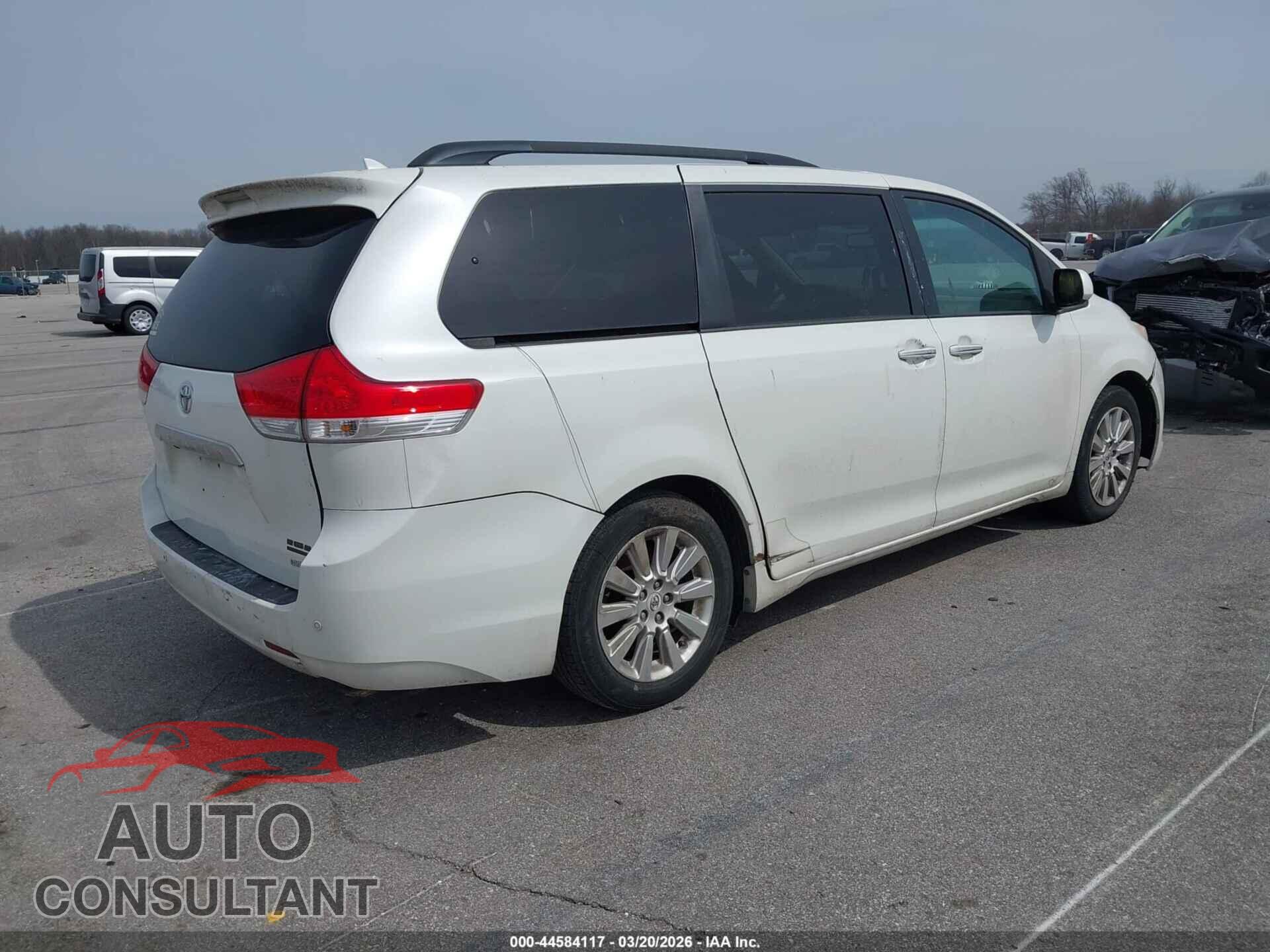 TOYOTA SIENNA 2011 - 5TDYK3DC1BS039733