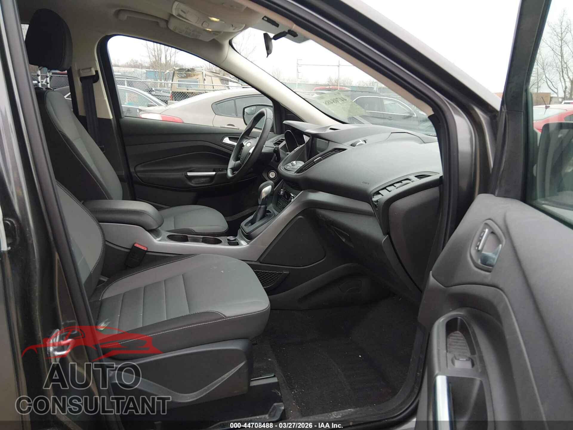 FORD ESCAPE 2016 - 1FMCU0G91GUC08831