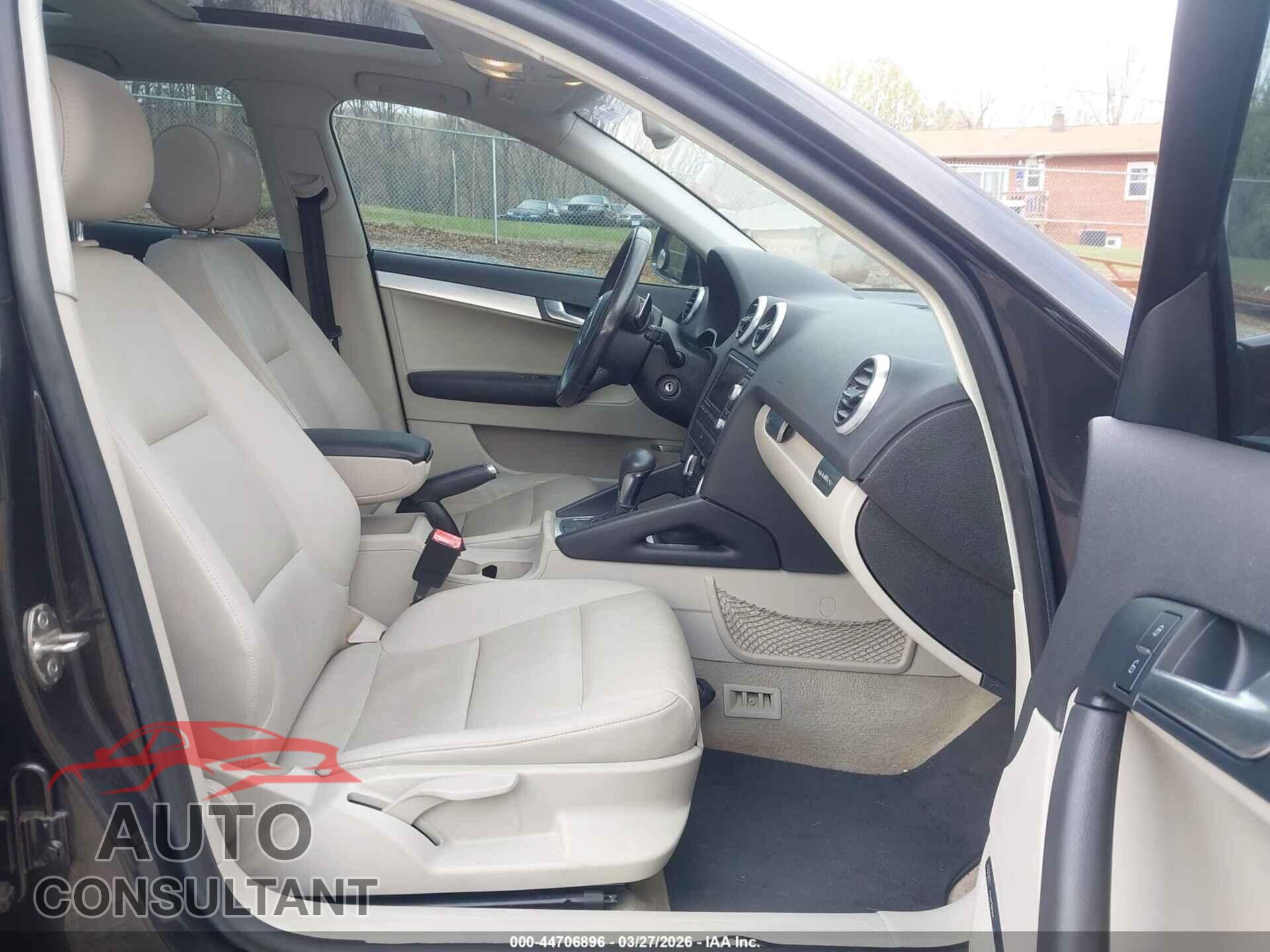 AUDI A3 2010 - WAUMFAFM2AA076344