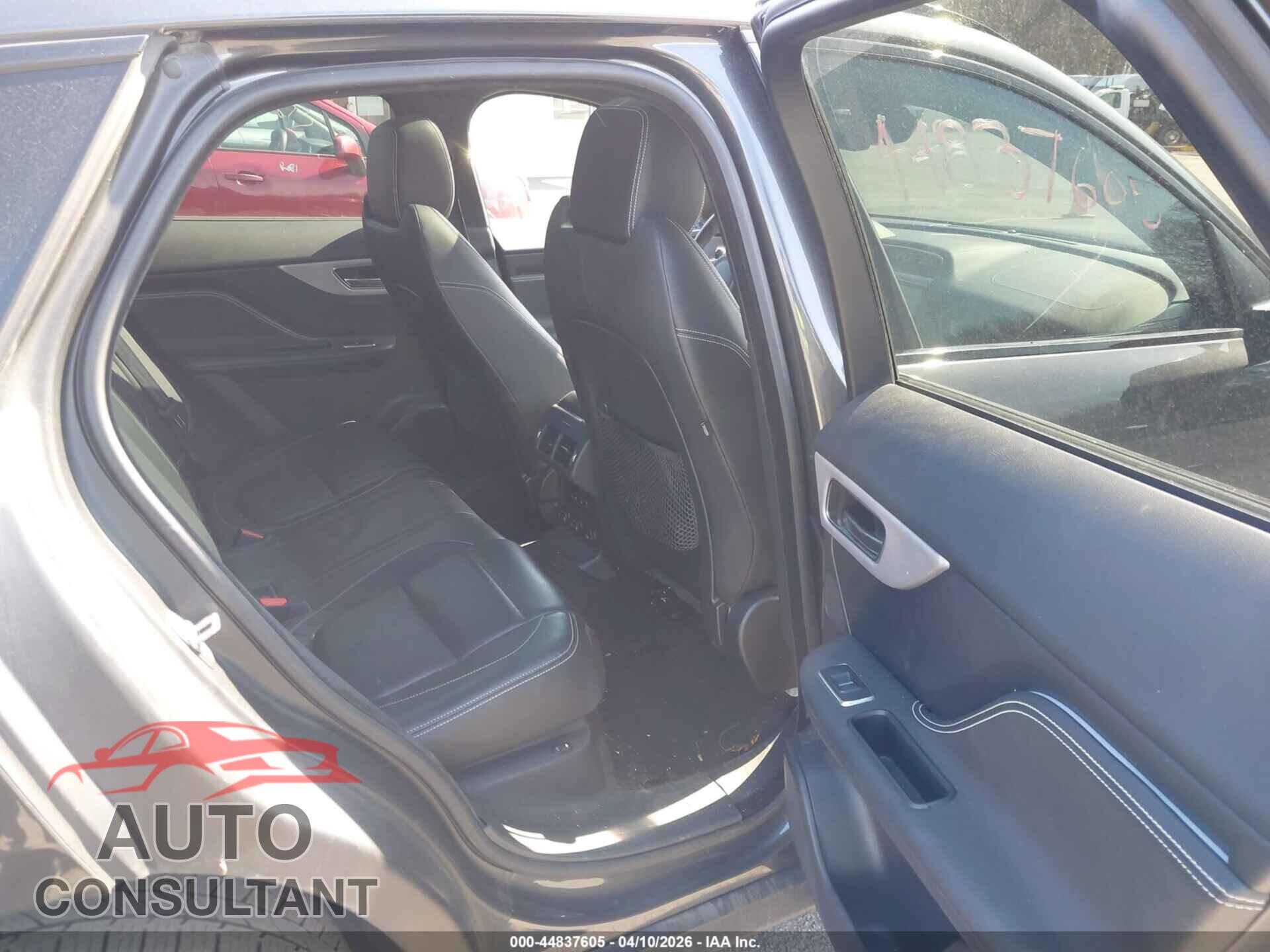 JAGUAR F-PACE 2017 - SADCL2BV8HA060398