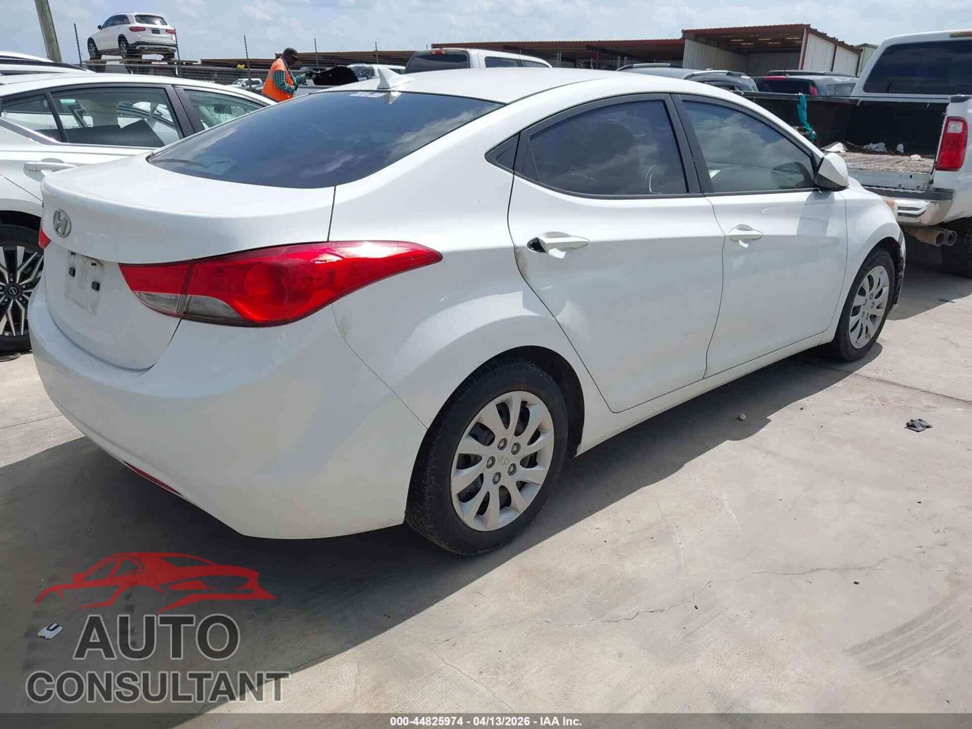 HYUNDAI ELANTRA 2013 - 5NPDH4AE9DH152377
