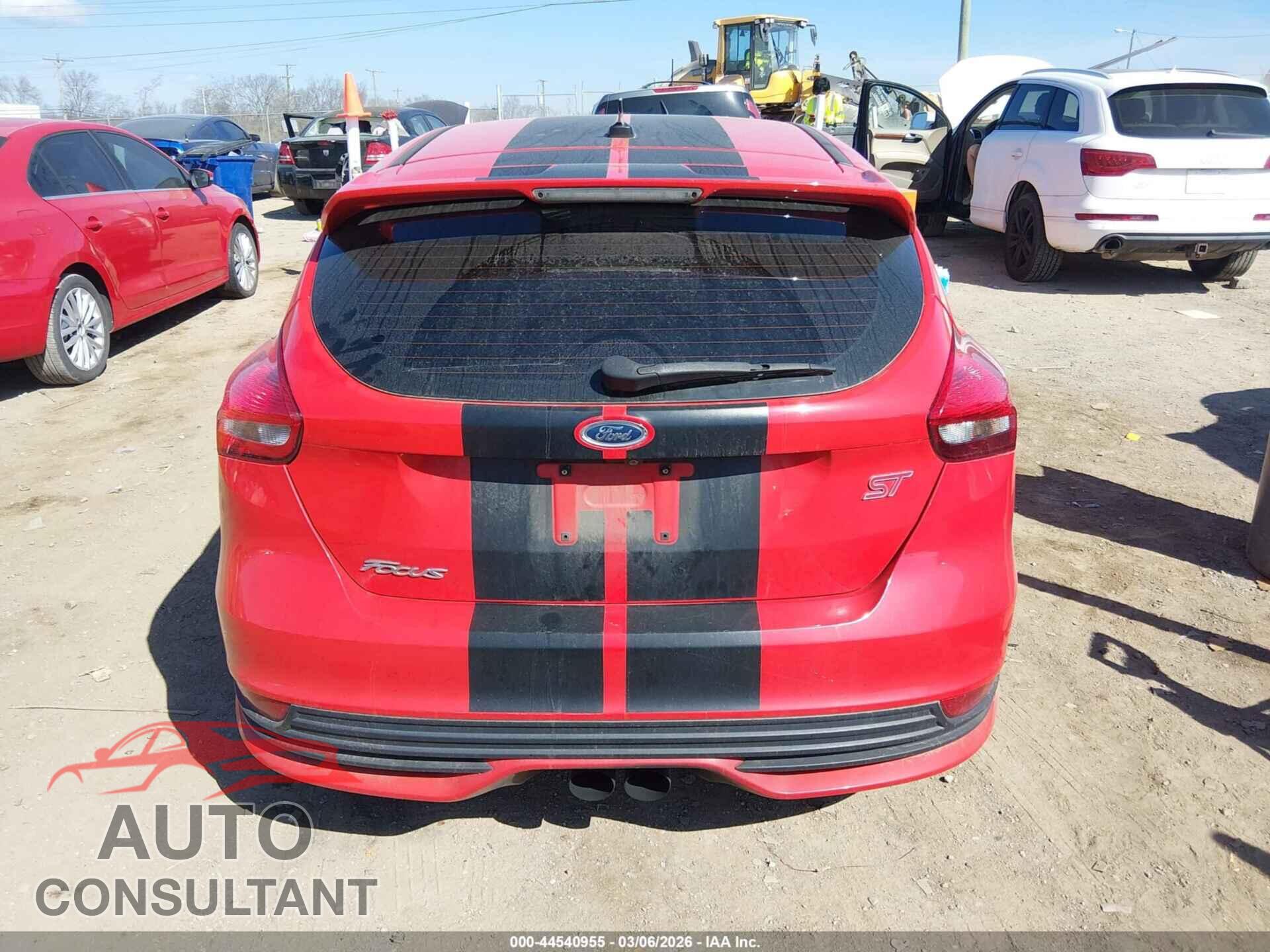 FORD FOCUS ST 2015 - 1FADP3L92FL215580
