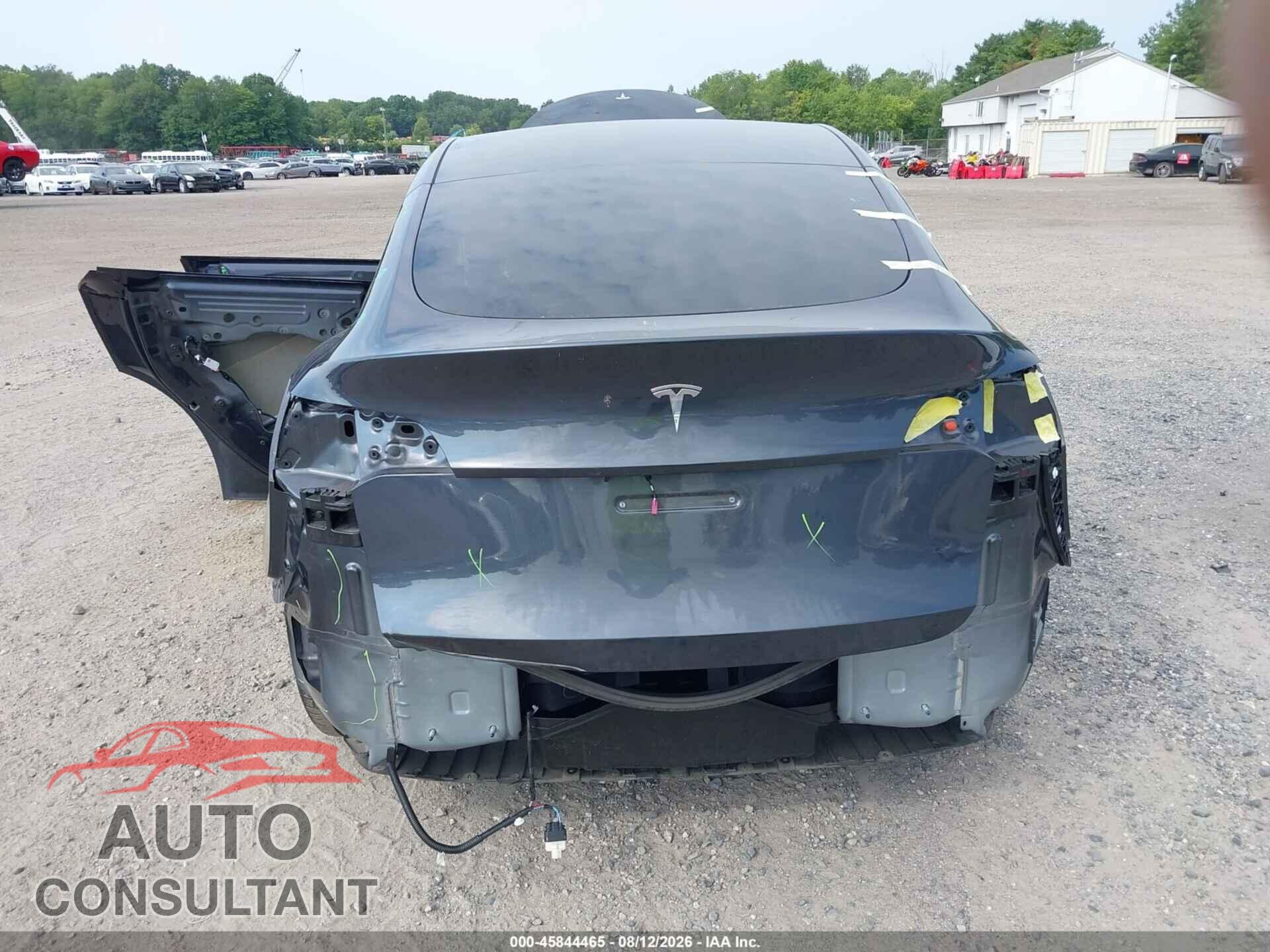 TESLA MODEL Y 2025 - 7SAYGDED1SF269455