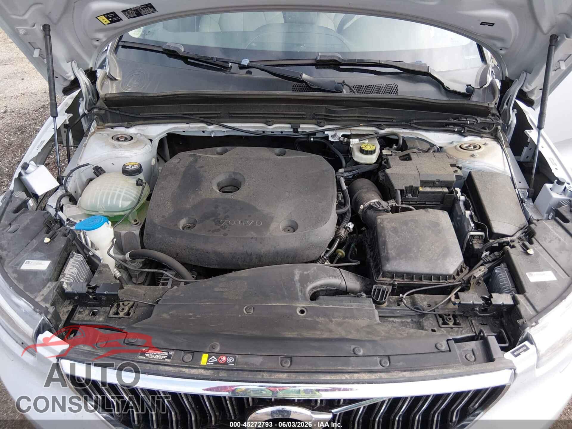 VOLVO XC40 2021 - YV4162UL2M2577851
