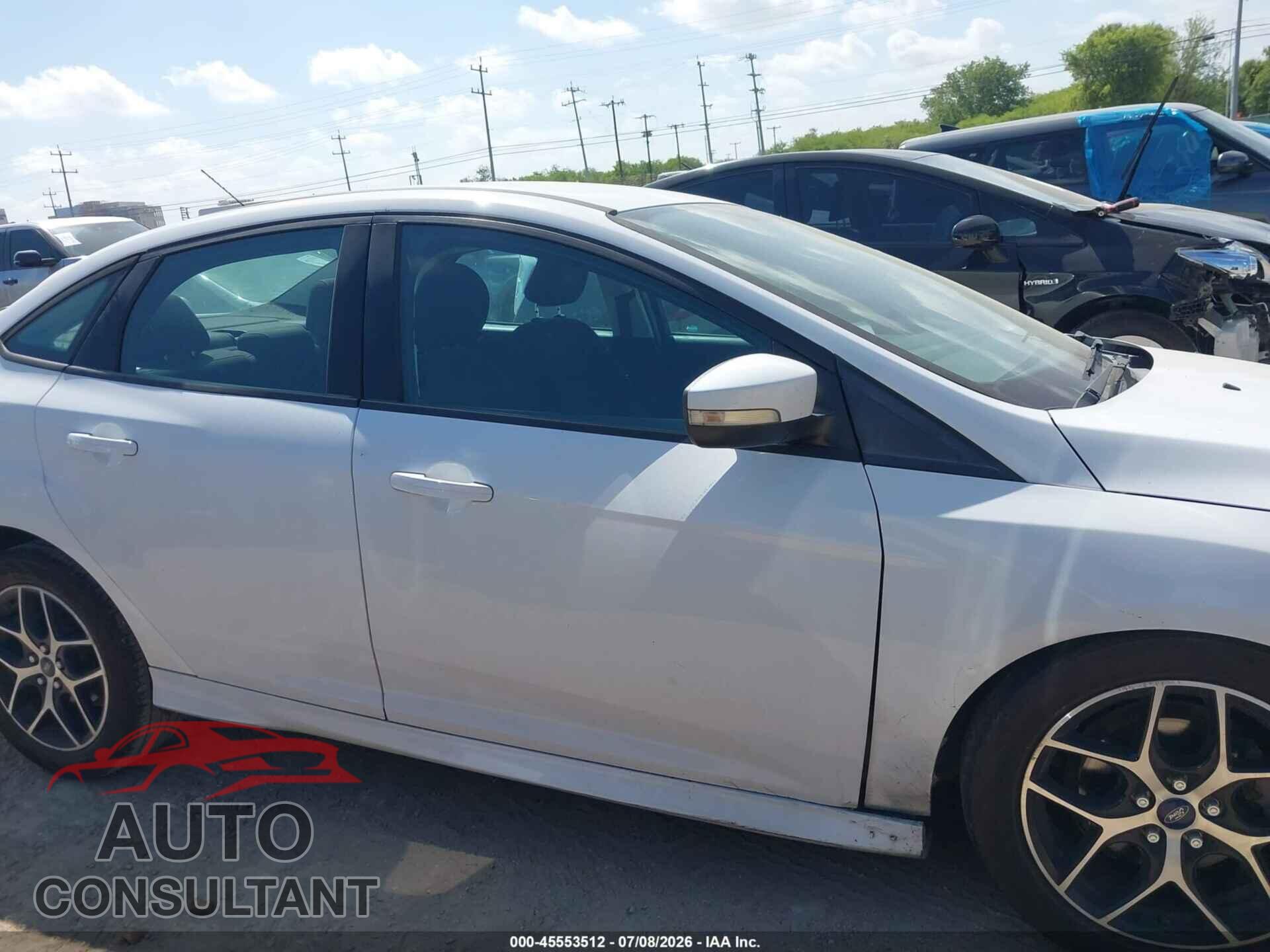 FORD FOCUS 2015 - 1FADP3F22FL384657