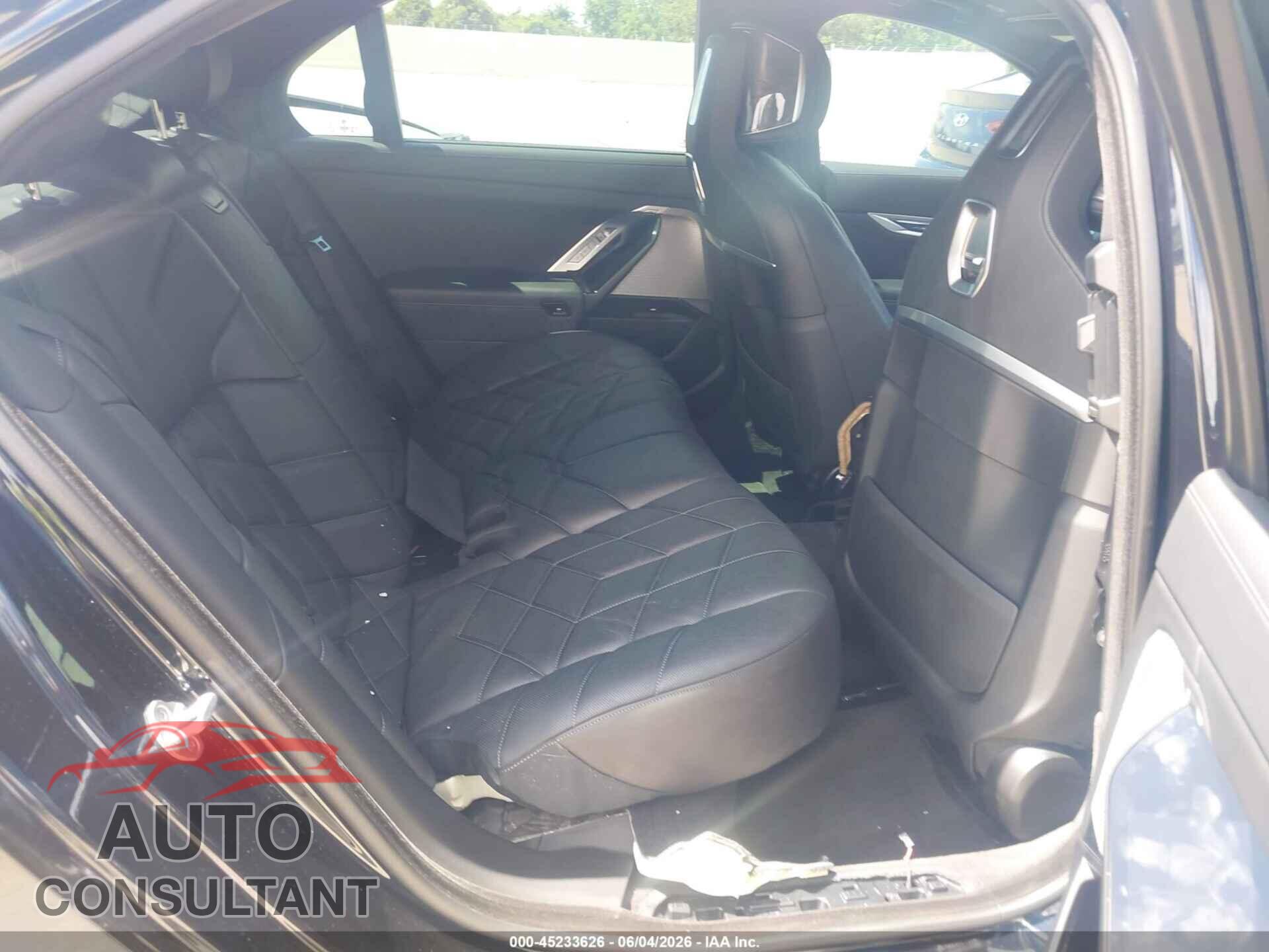 BMW 760 2023 - WBA33EJ0XPCM28471