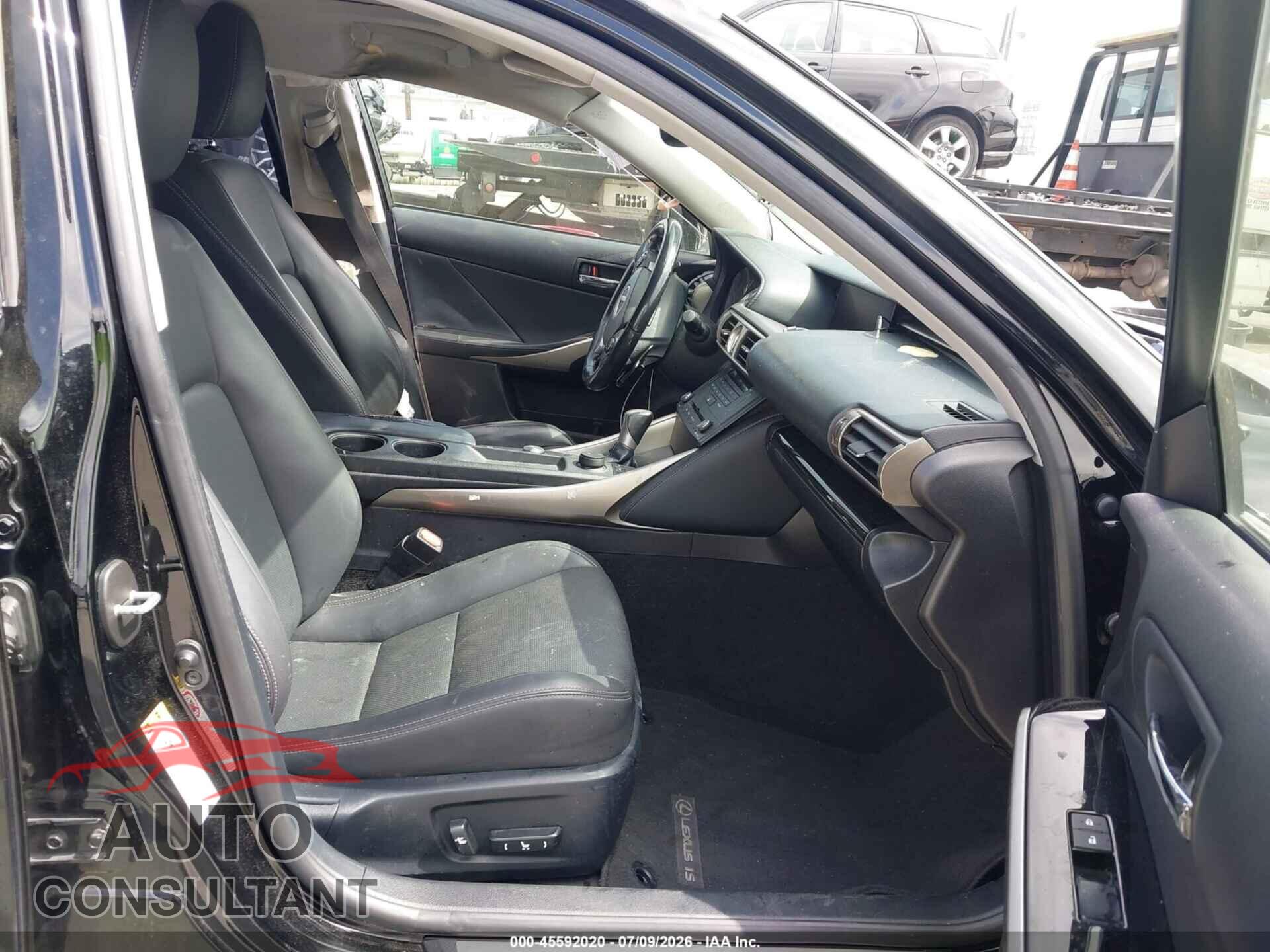 LEXUS IS 250 2015 - JTHBF1D25F5061220