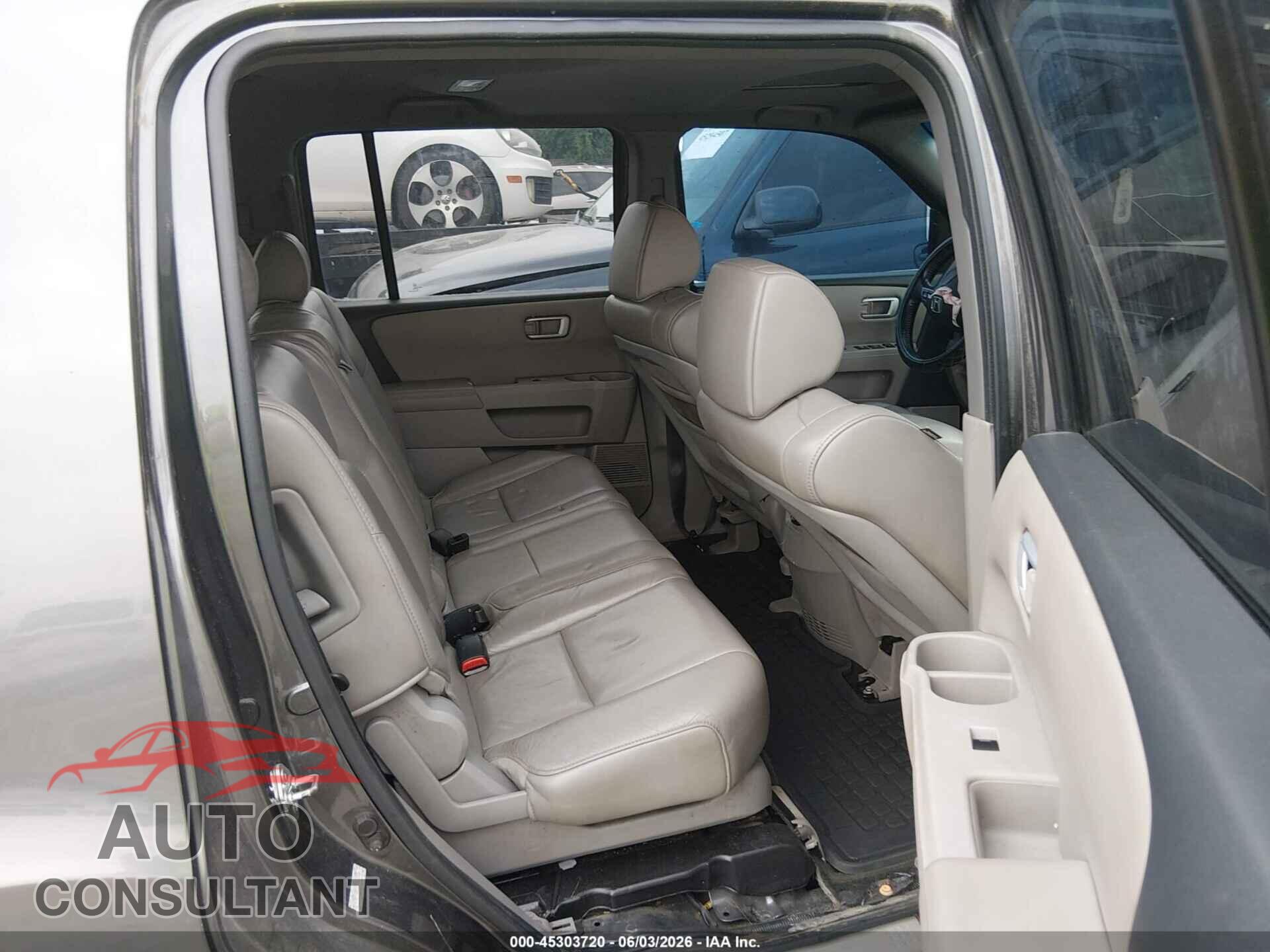 HONDA PILOT 2011 - 5FNYF4H59BB063076