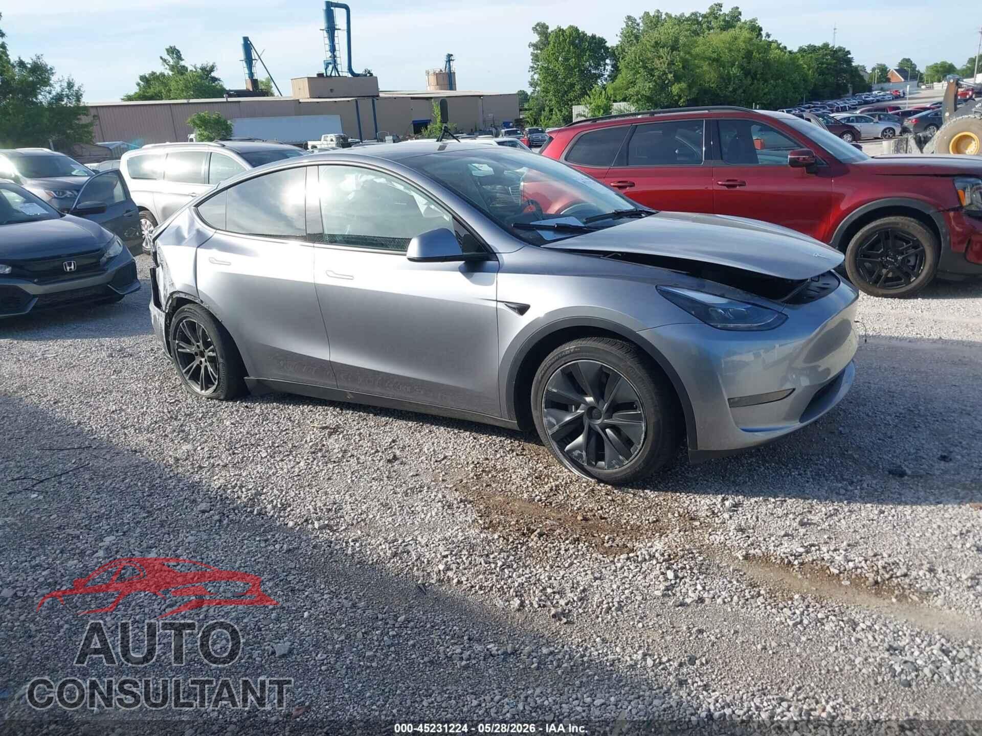 TESLA MODEL Y 2025 - 7SAYGDED2SA372543