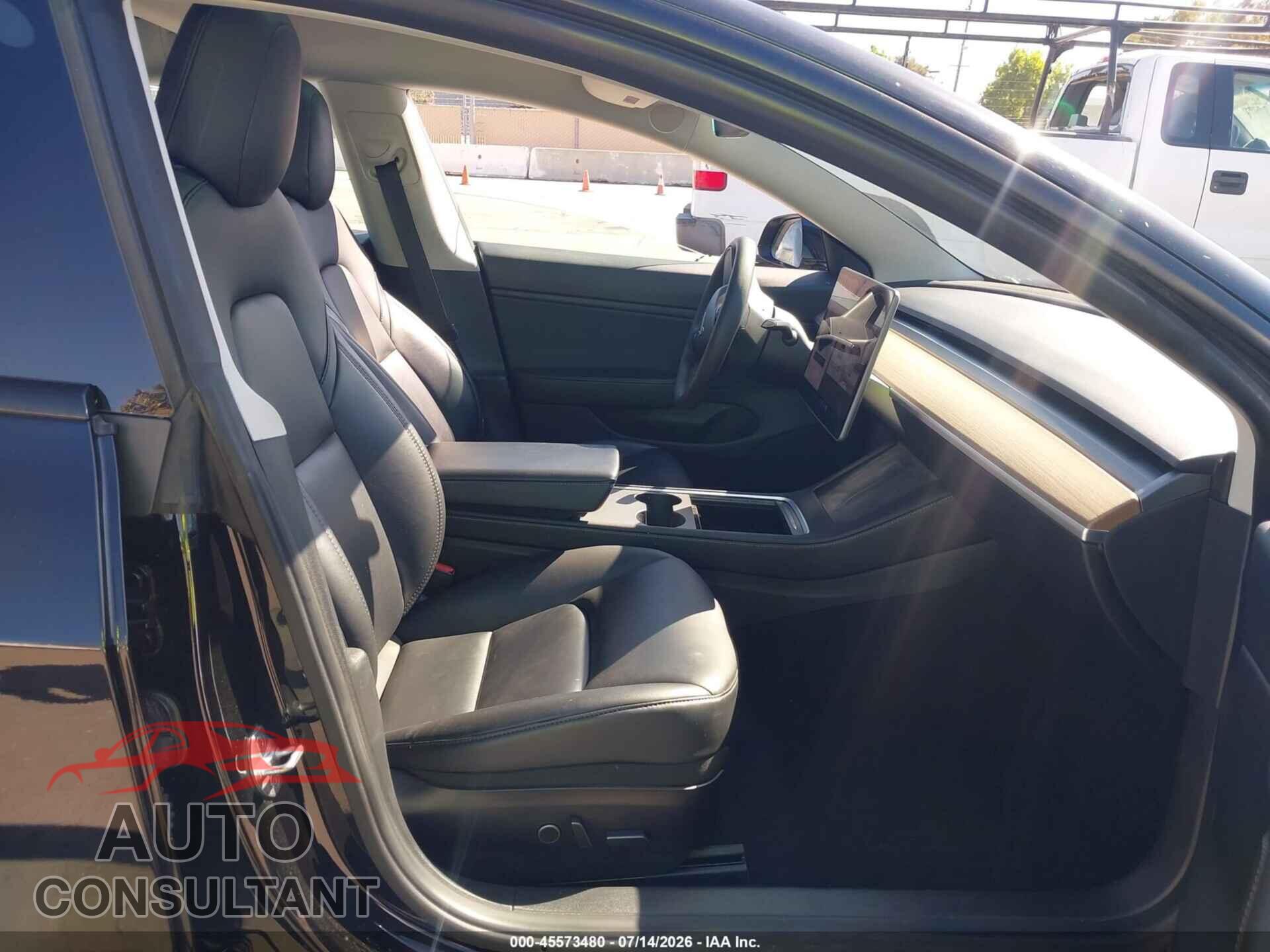 TESLA MODEL 3 2021 - 5YJ3E1EB4MF879525