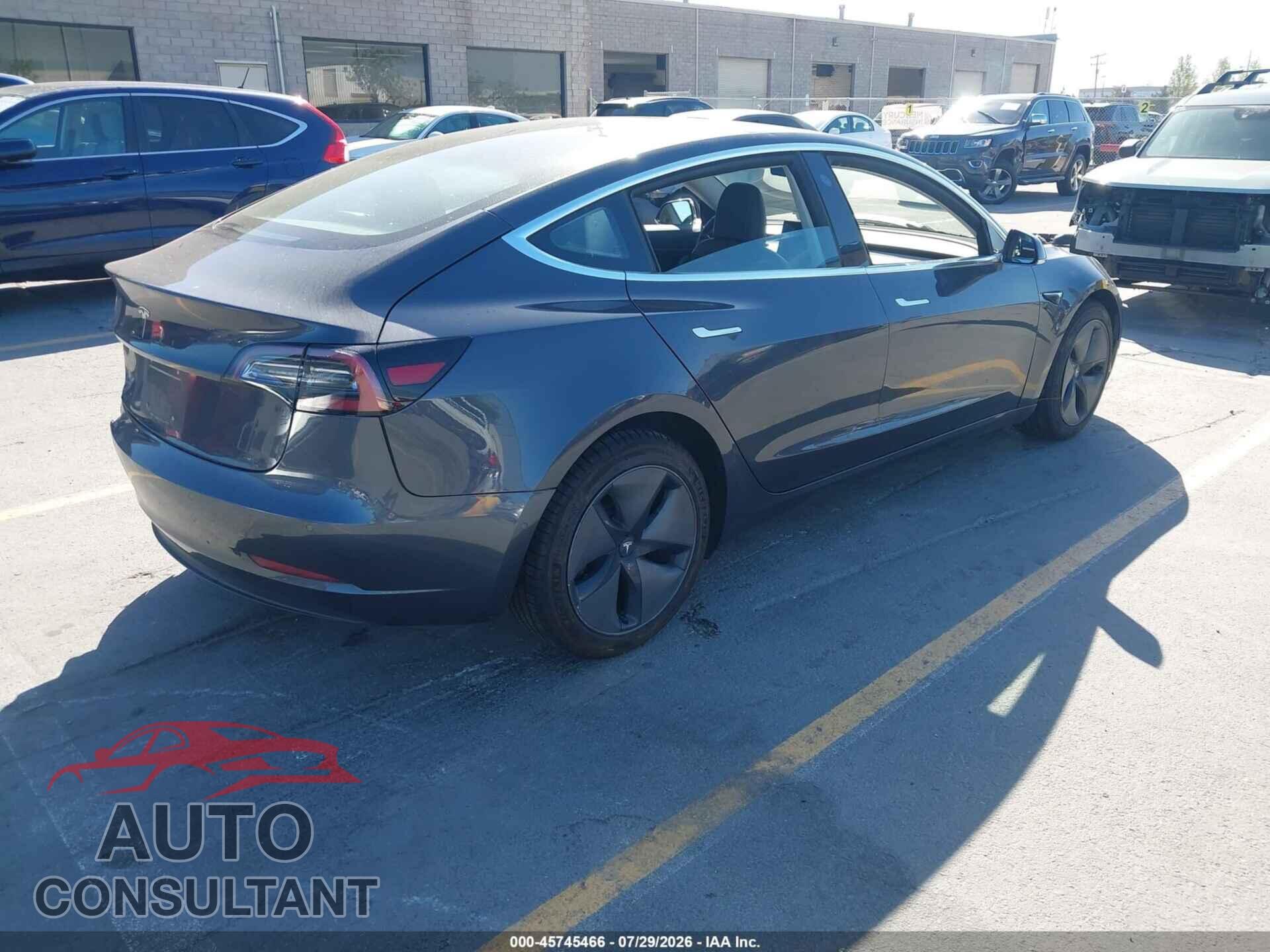 TESLA MODEL 3 2018 - 5YJ3E1EA8JF051027