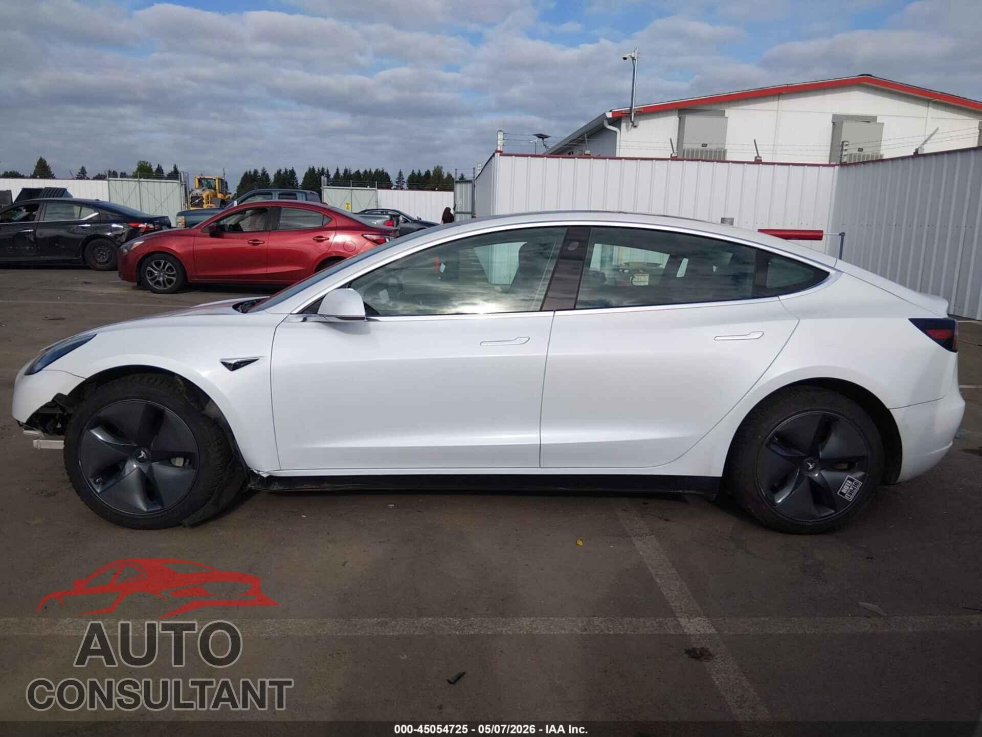 TESLA MODEL 3 2019 - 5YJ3E1EB7KF211750