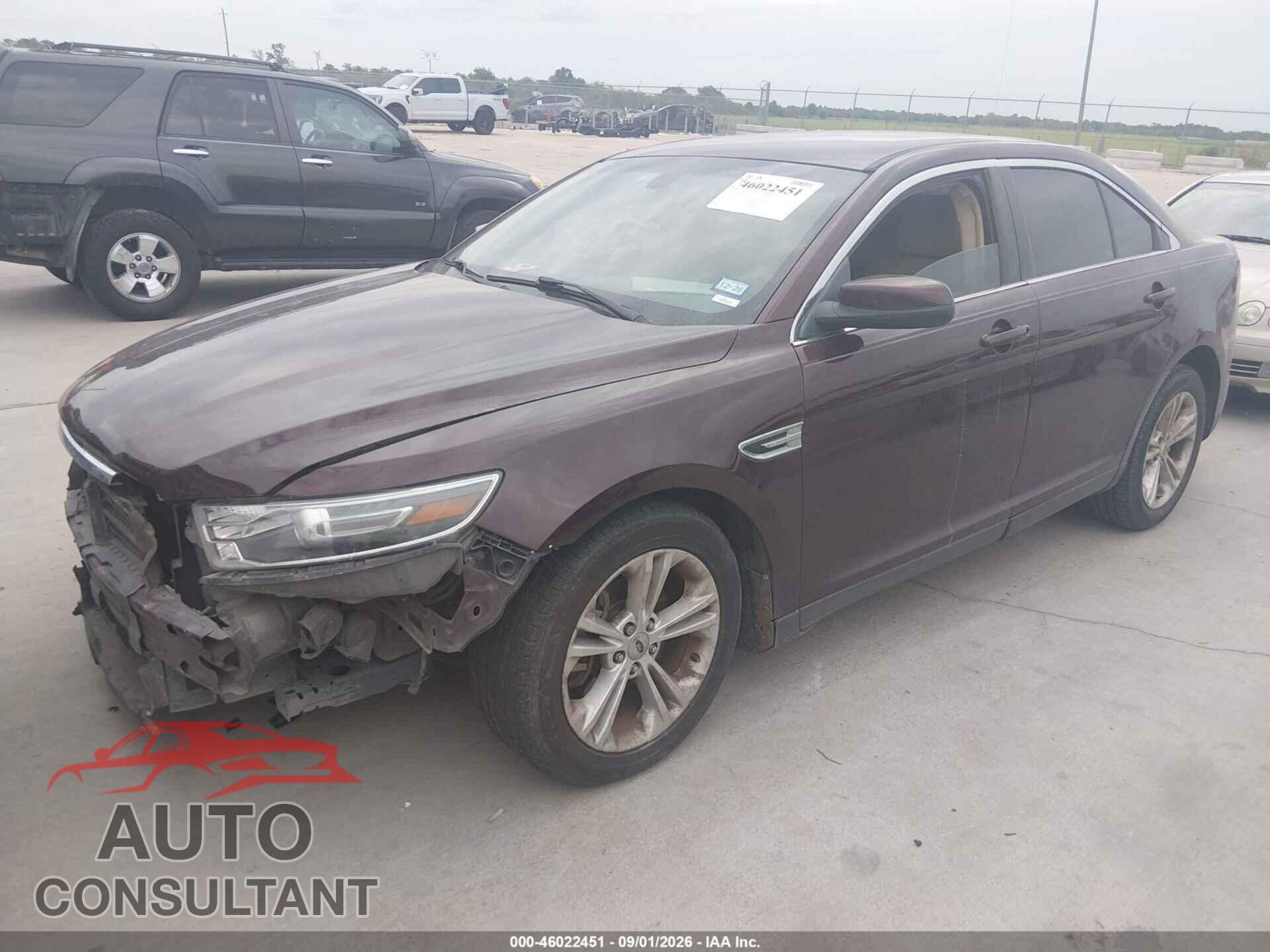 FORD TAURUS 2018 - 1FAHP2E86JG101082