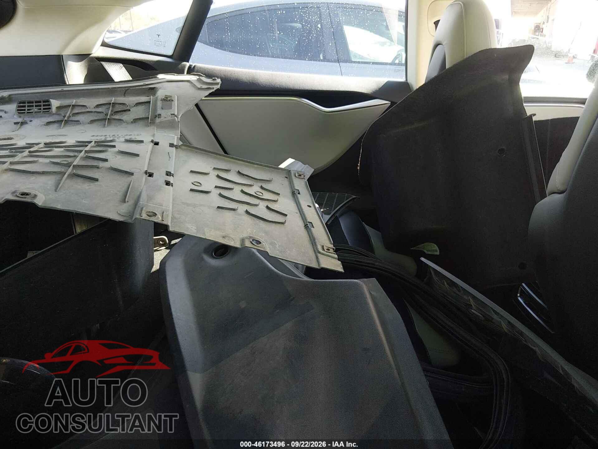 TESLA MODEL S 2015 - 5YJSA1H11FF083473