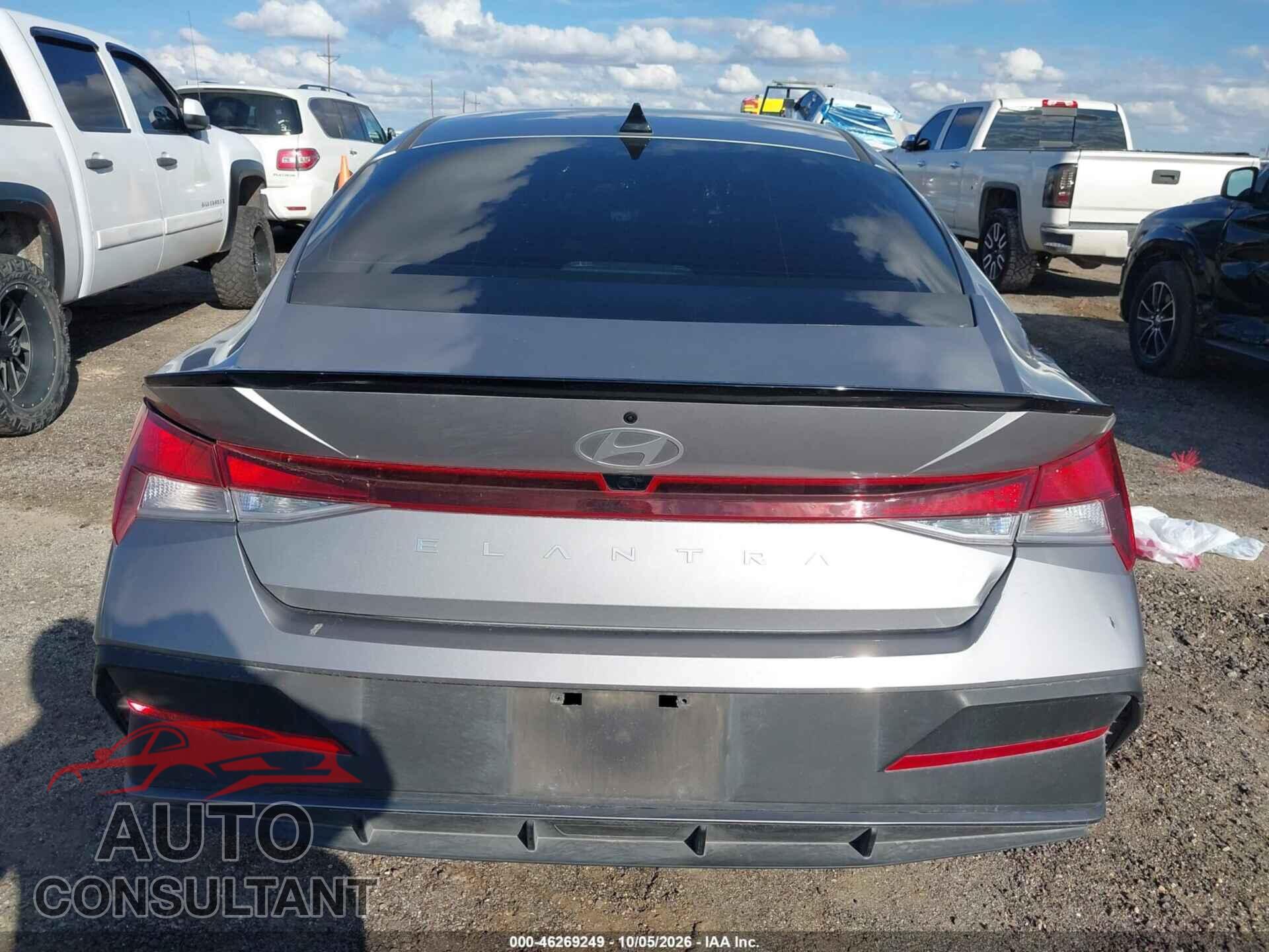 HYUNDAI ELANTRA 2025 - KMHLM4DG4SU977908