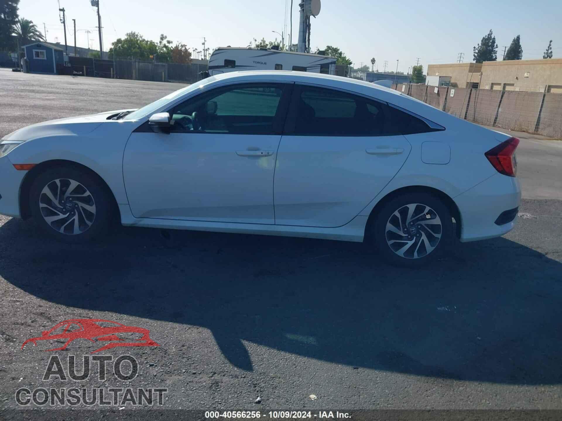 HONDA CIVIC 2018 - 2HGFC2F76JH518968