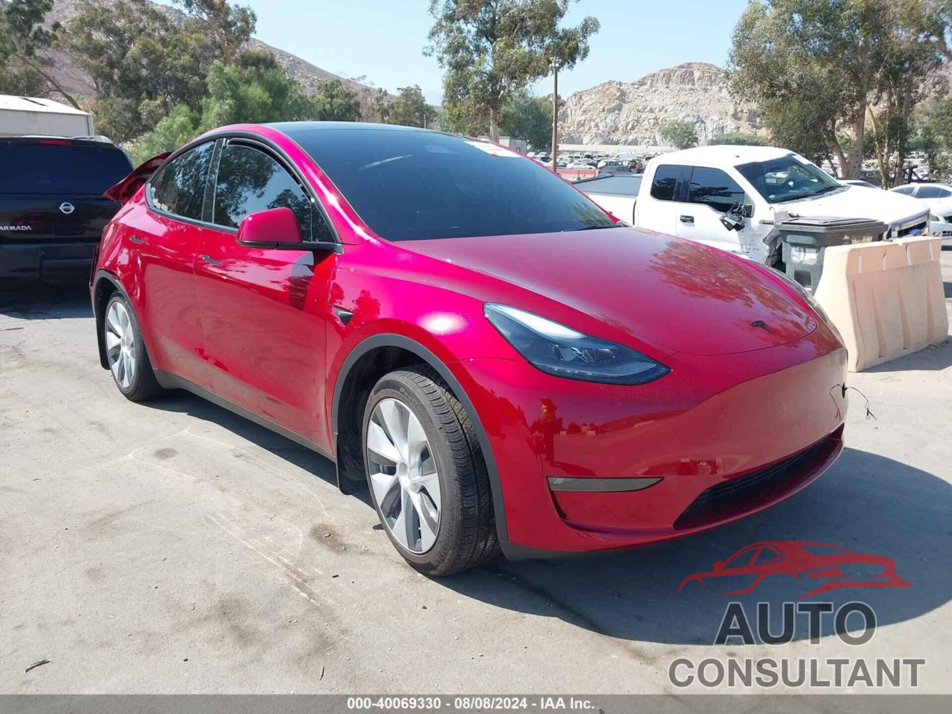 TESLA MODEL Y 2024 - 7SAYGAEE3RF078329