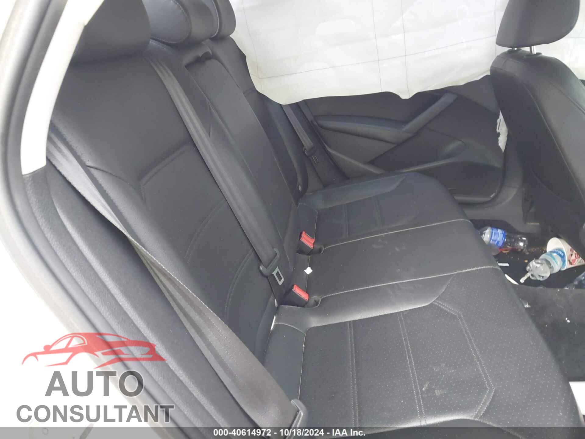 VOLKSWAGEN PASSAT 2015 - 1VWAT7A38FC094307