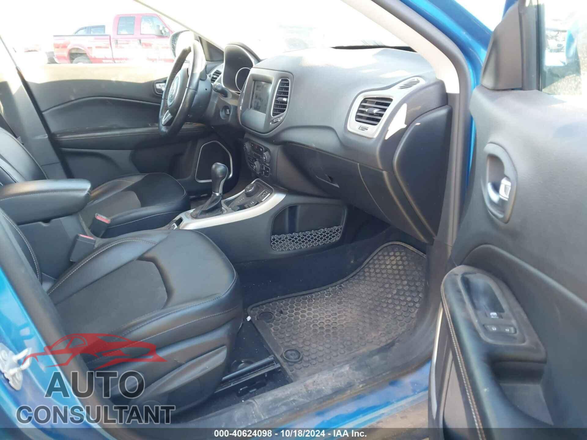 JEEP COMPASS 2018 - 3C4NJDBB5JT185823