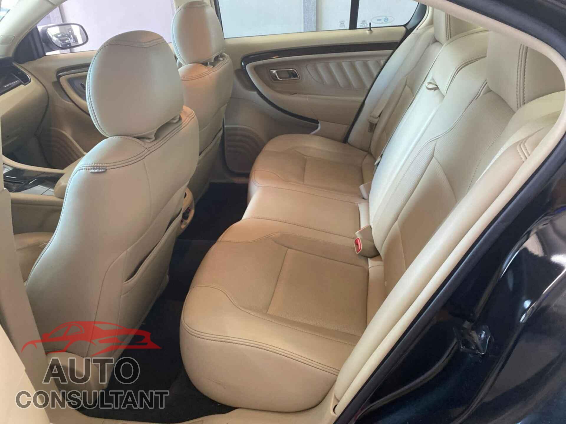 FORD TAURUS 2018 - 1FAHP2F89JG126718