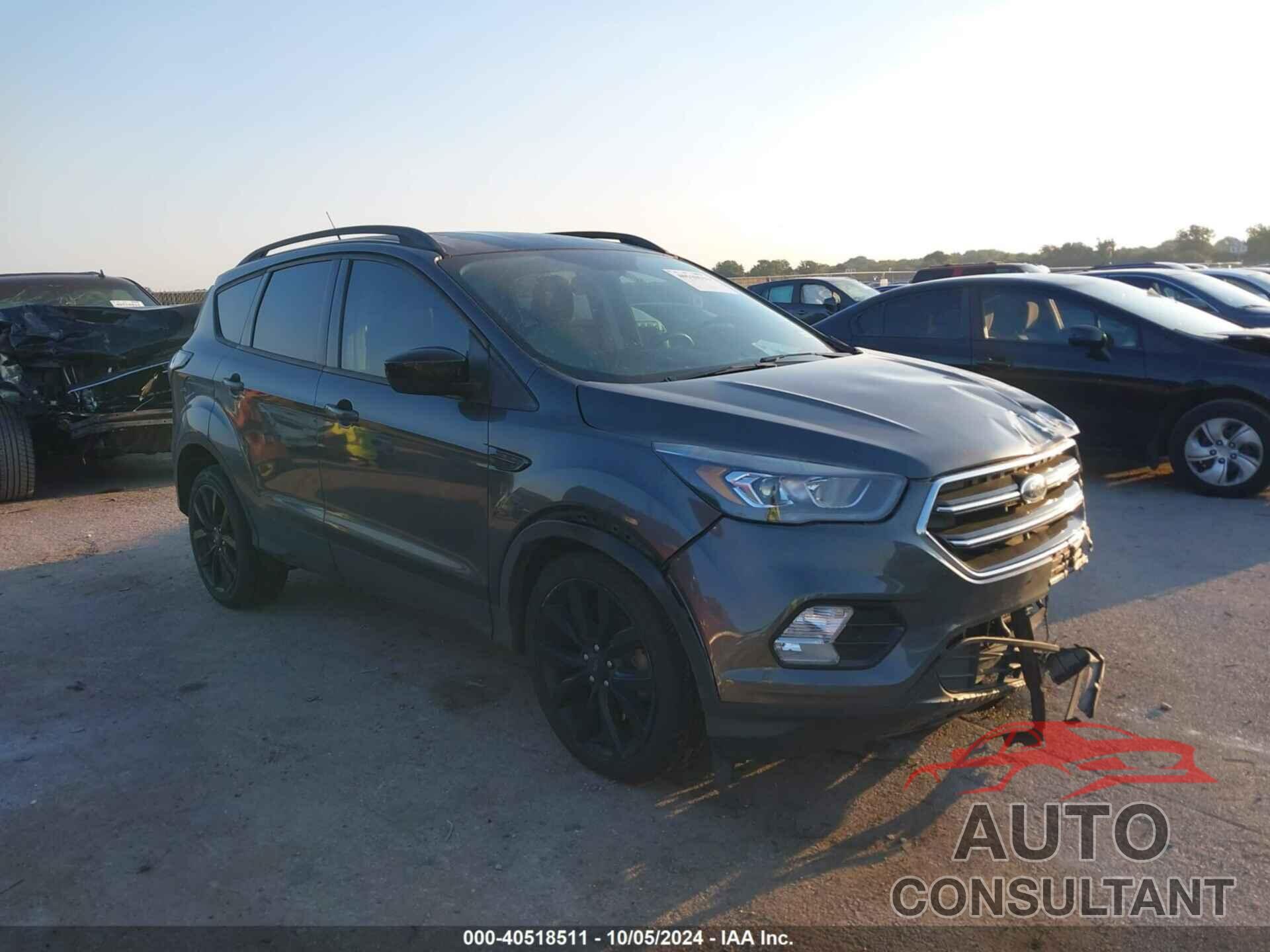 FORD ESCAPE 2018 - 1FMCU0GDXJUD20359