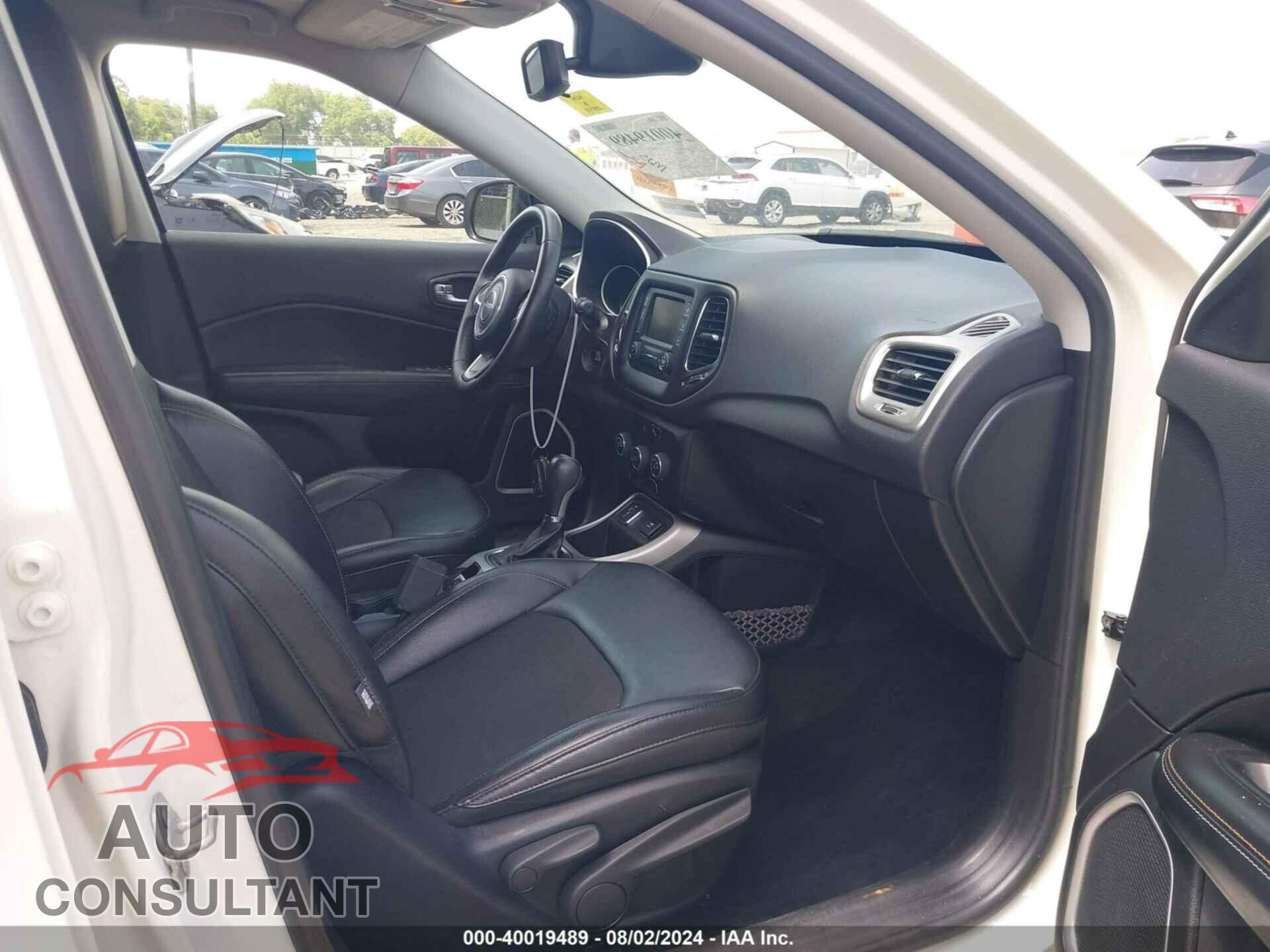 JEEP COMPASS 2018 - 3C4NJCBB2JT463880